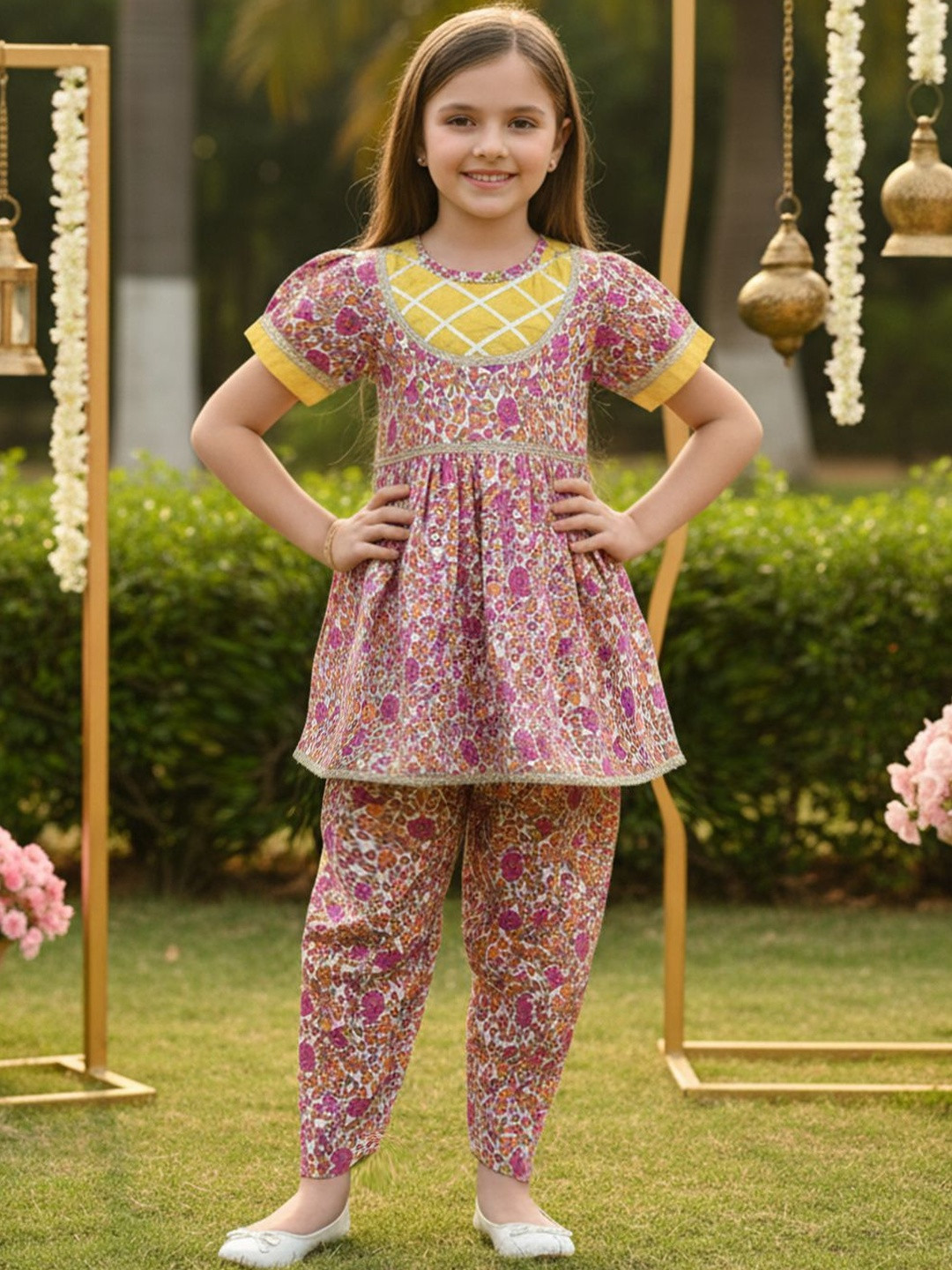Cutiekins Girls Floral Printed Empire Thread Work Pure Cotton Kurta with Trousers