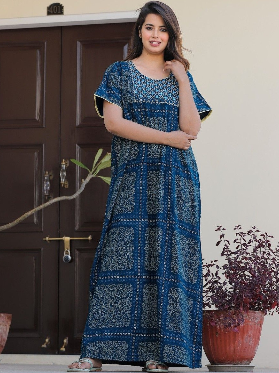 JAIPZZ APPARELS Printed Maxi Nightdress
