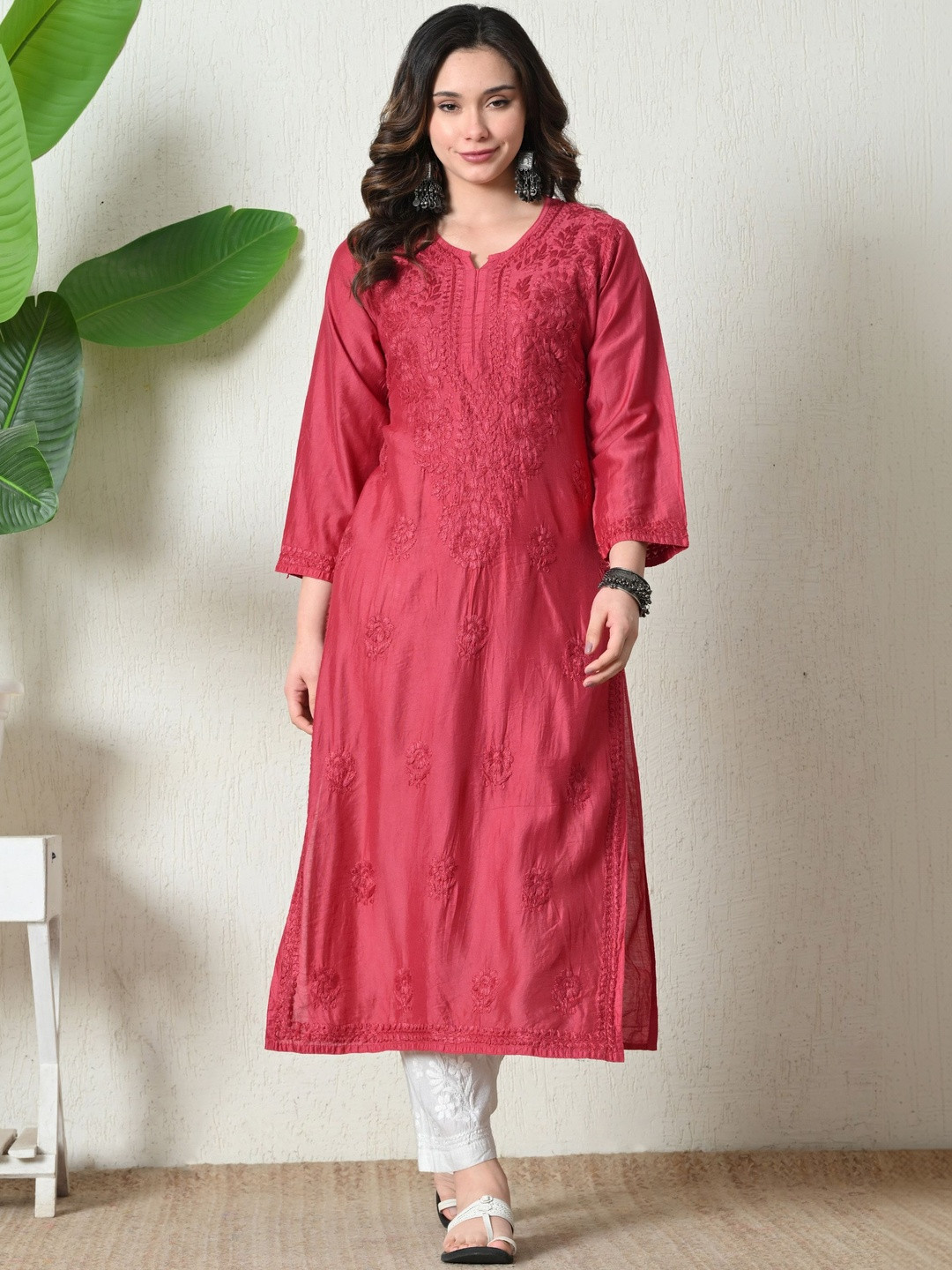 Syrish Women Embroidered Chikankari Handloom Chanderi Silk Kurta