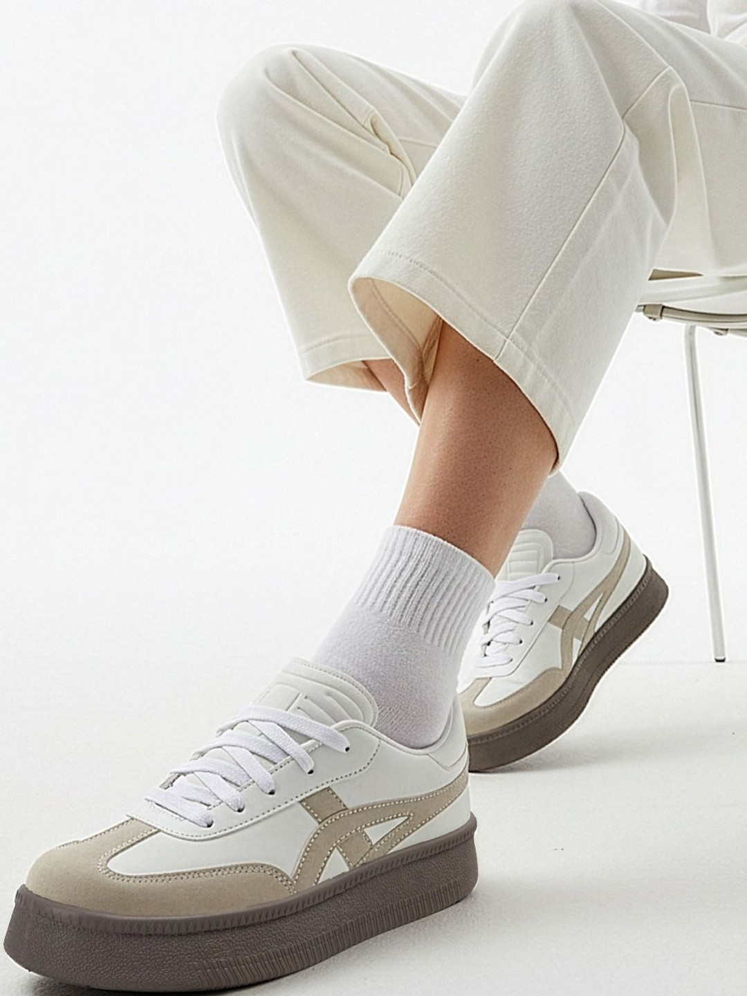 VENDOZ Women Colourblocked PU Sneakers