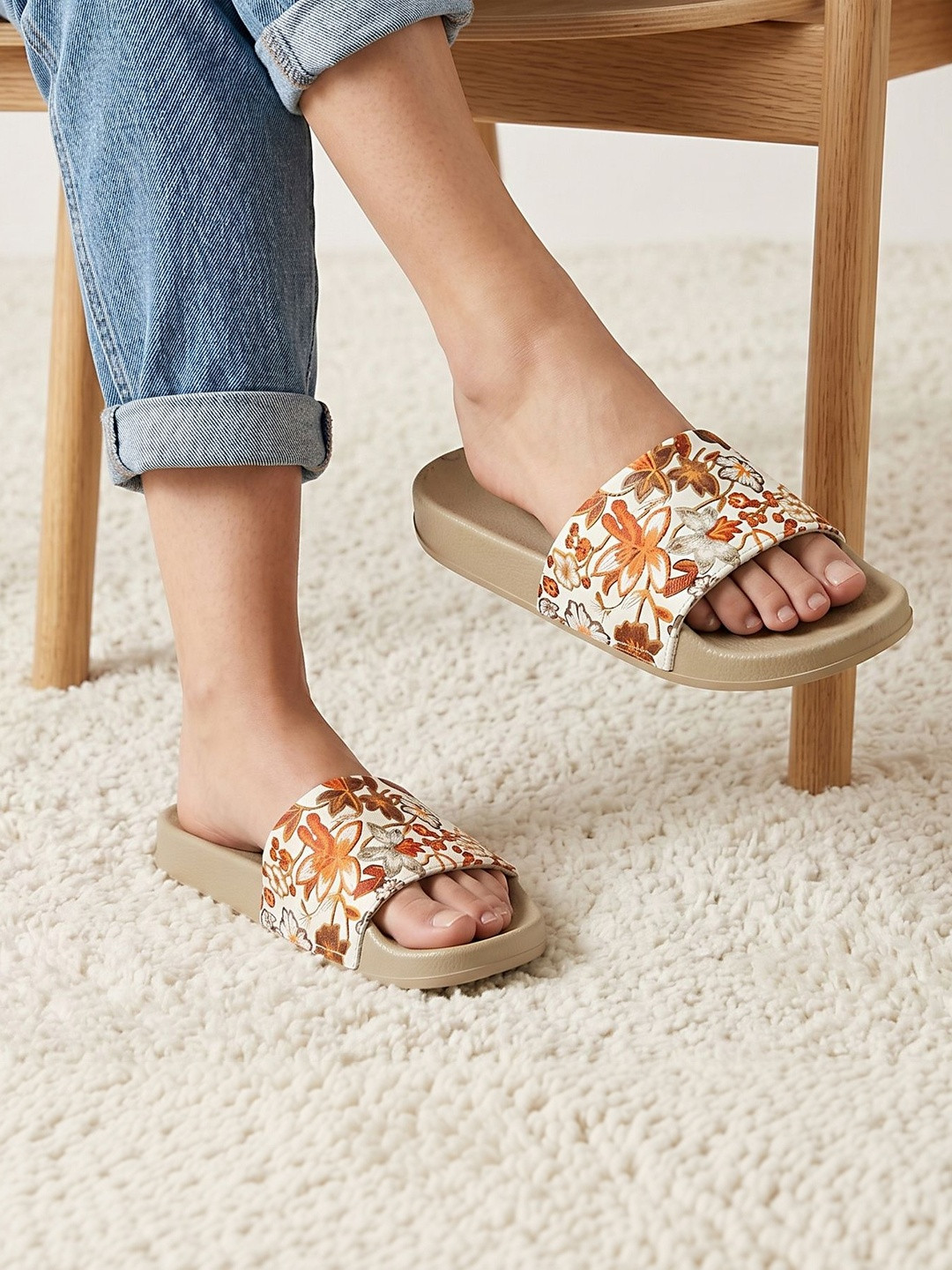 looksfootwear Women Printed Sliders