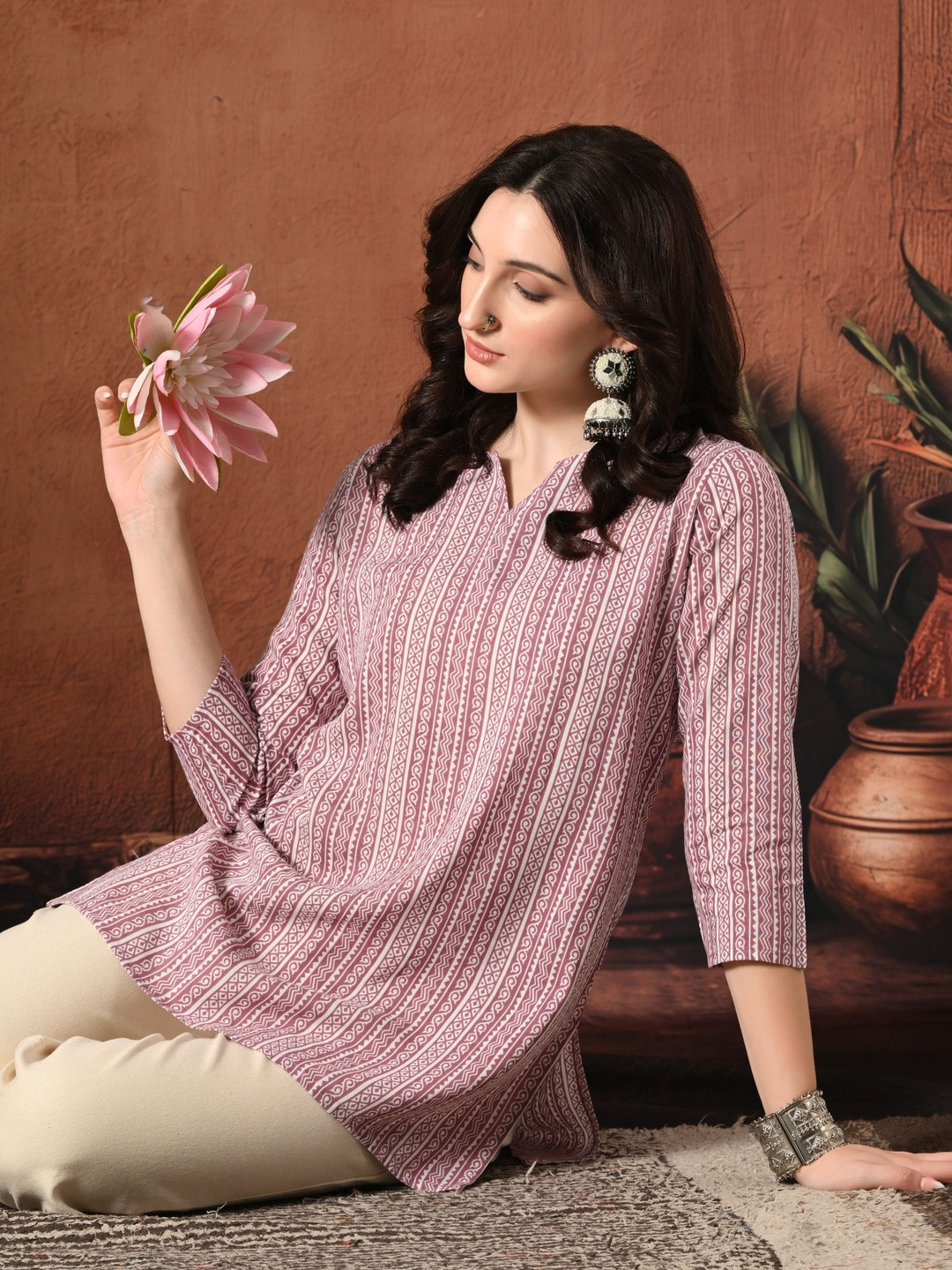 Anouk Mirage Geometric Printed V-Neck Kurti