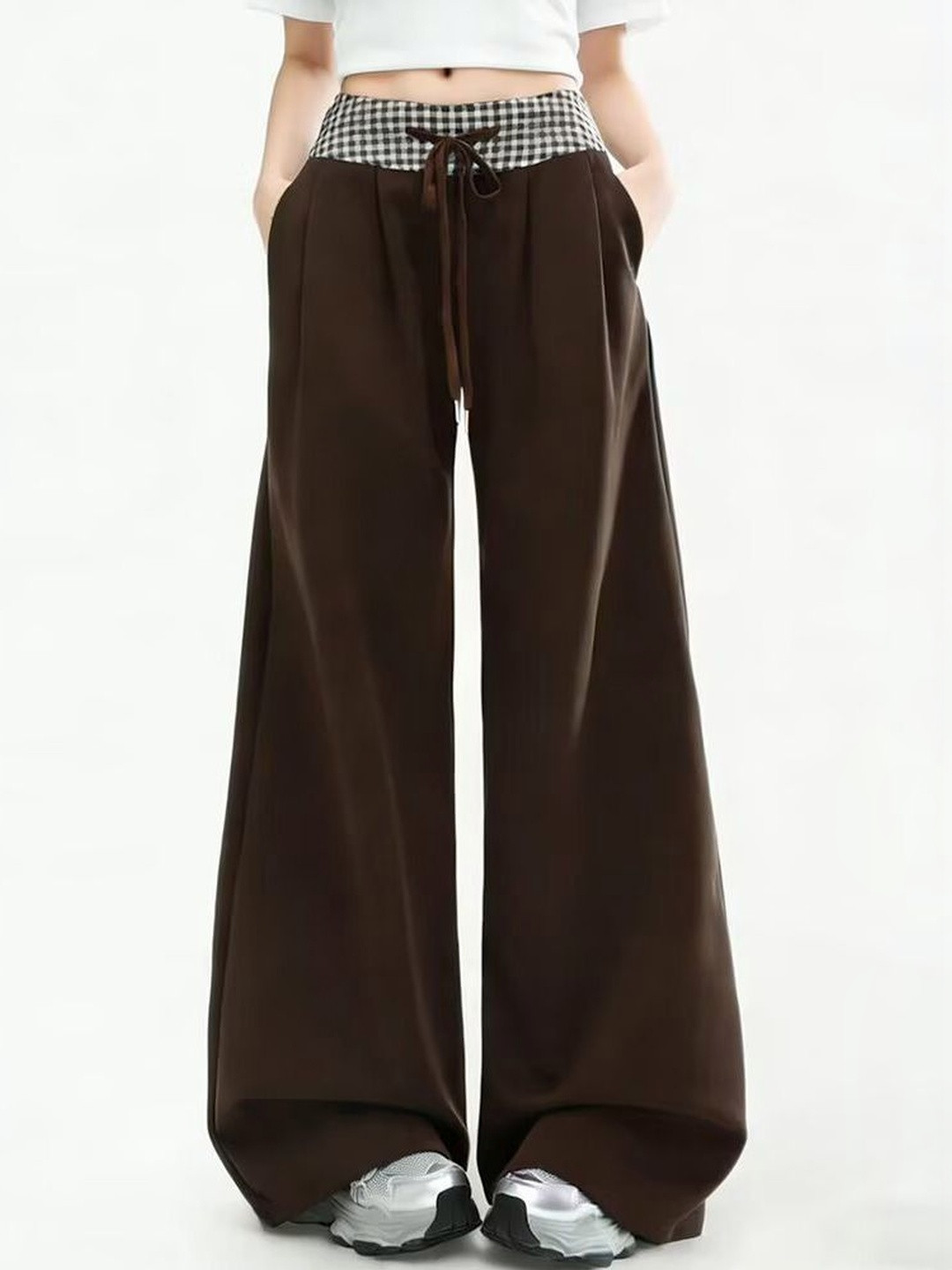 Suo Women Checked Easy Wash Mid-Rise Trousers