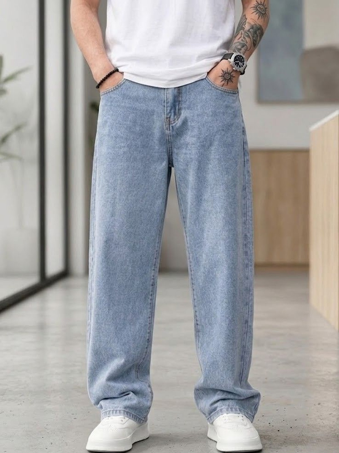 FEBRi Men Wide Leg Mid-Rise Light Fade Applique Jeans