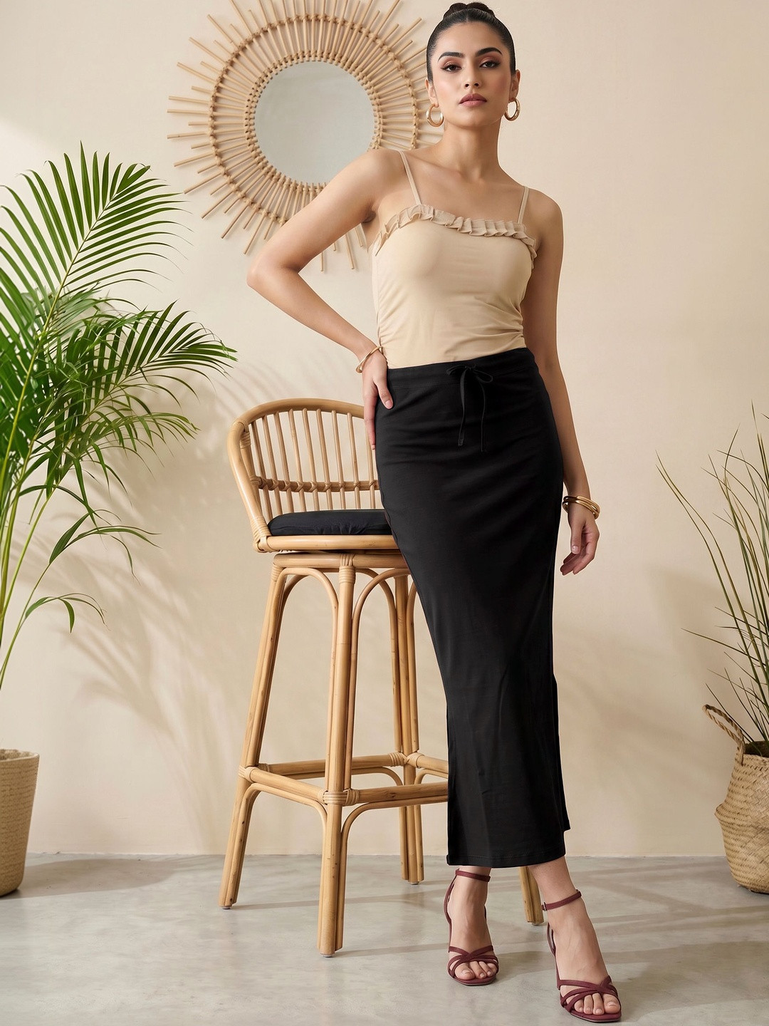 Tikhi Imli Mid Rise Saree Shapewear