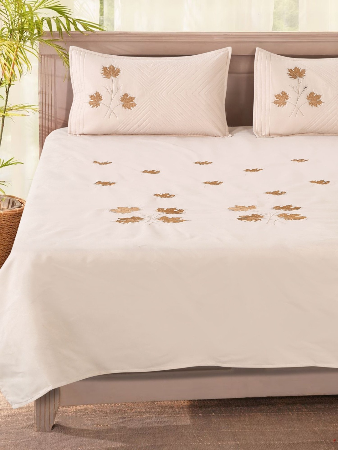Dhrohar Cream-Coloured Floral 180 TC Bedsheet with 2 Pillow Covers