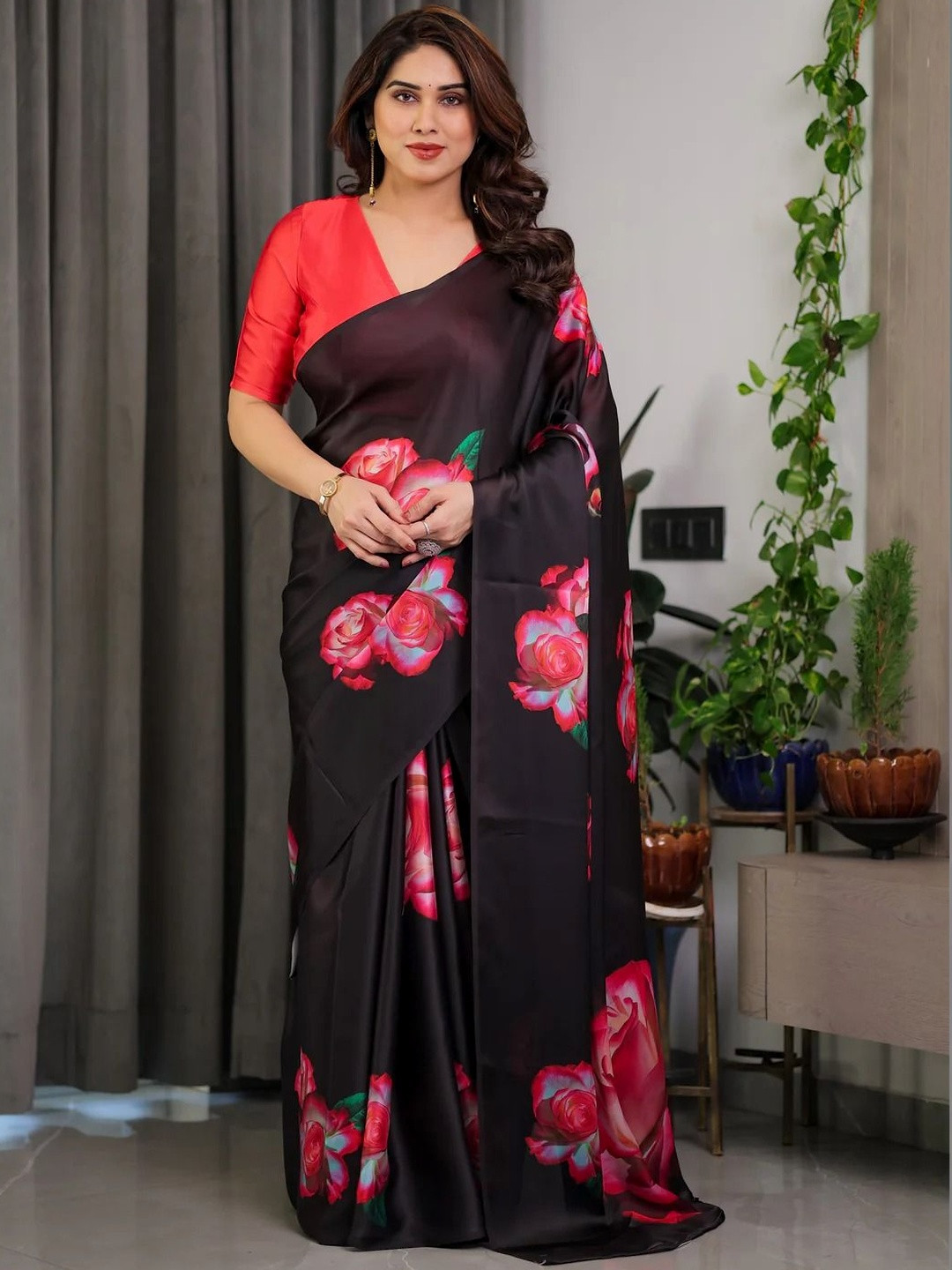 PRISHIL ENTERPRISE Floral Saree