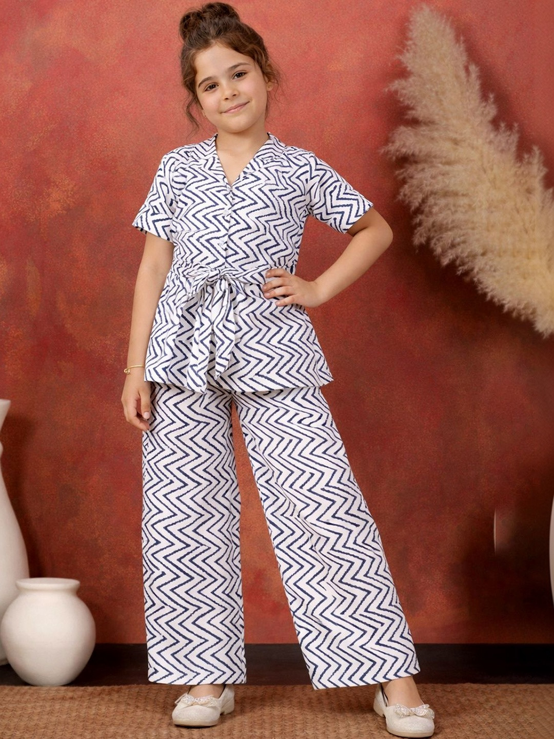 YK Girls Blue Leheriya Printed Casual Cotton Kurta & Pant Set