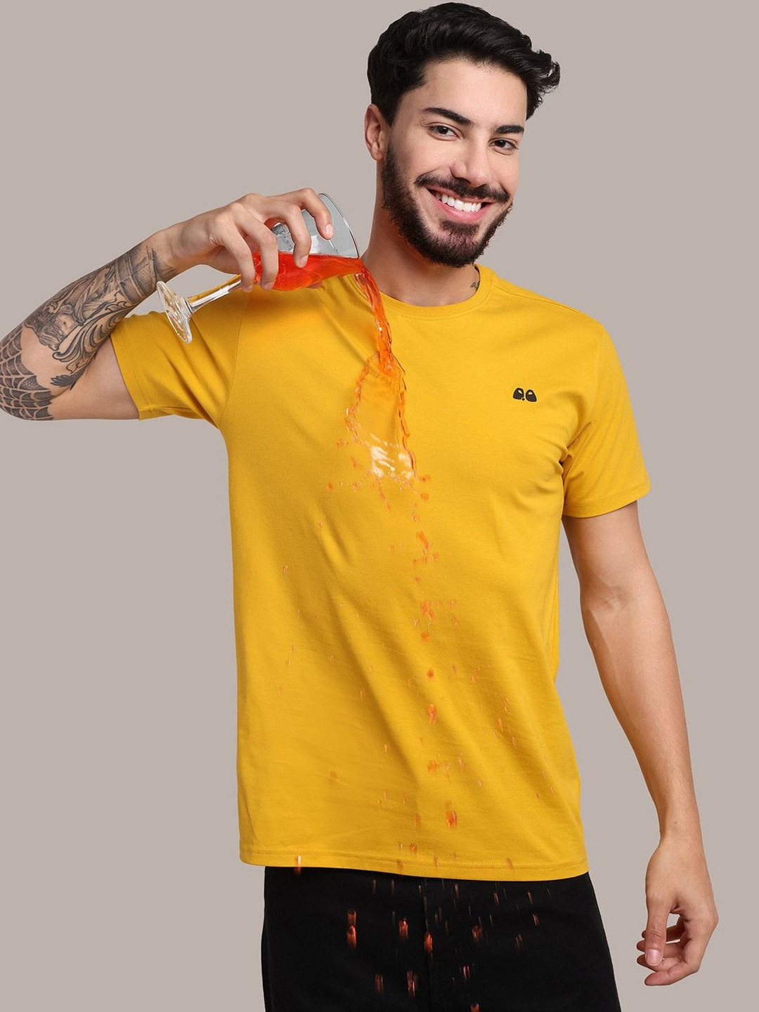 Vandee Men Mustard Solid Anti-Stain Anti-Odour Round Neck Cotton T-shirt