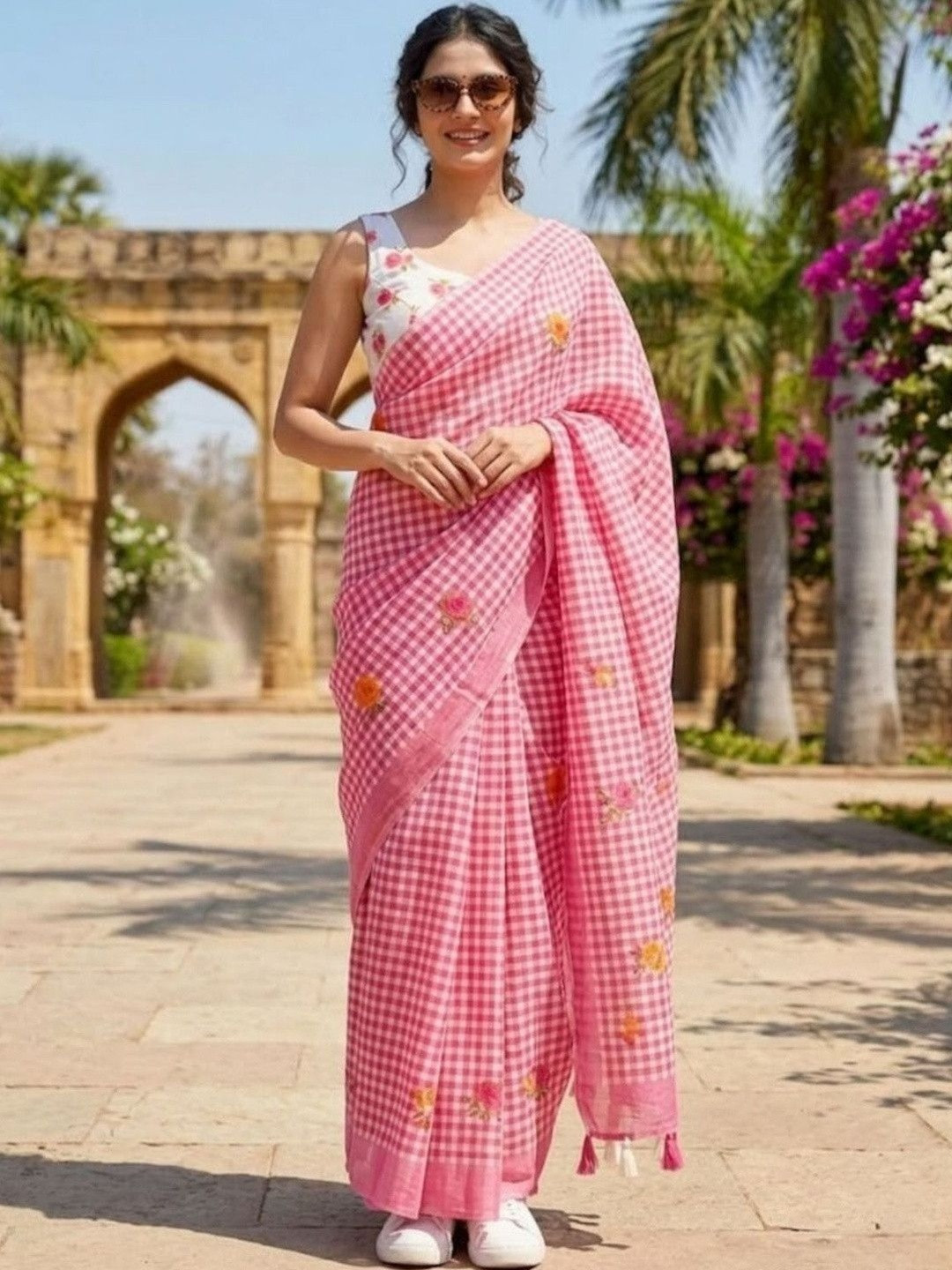 Sangria Checked Sarees With Unstitched Blouse Piece