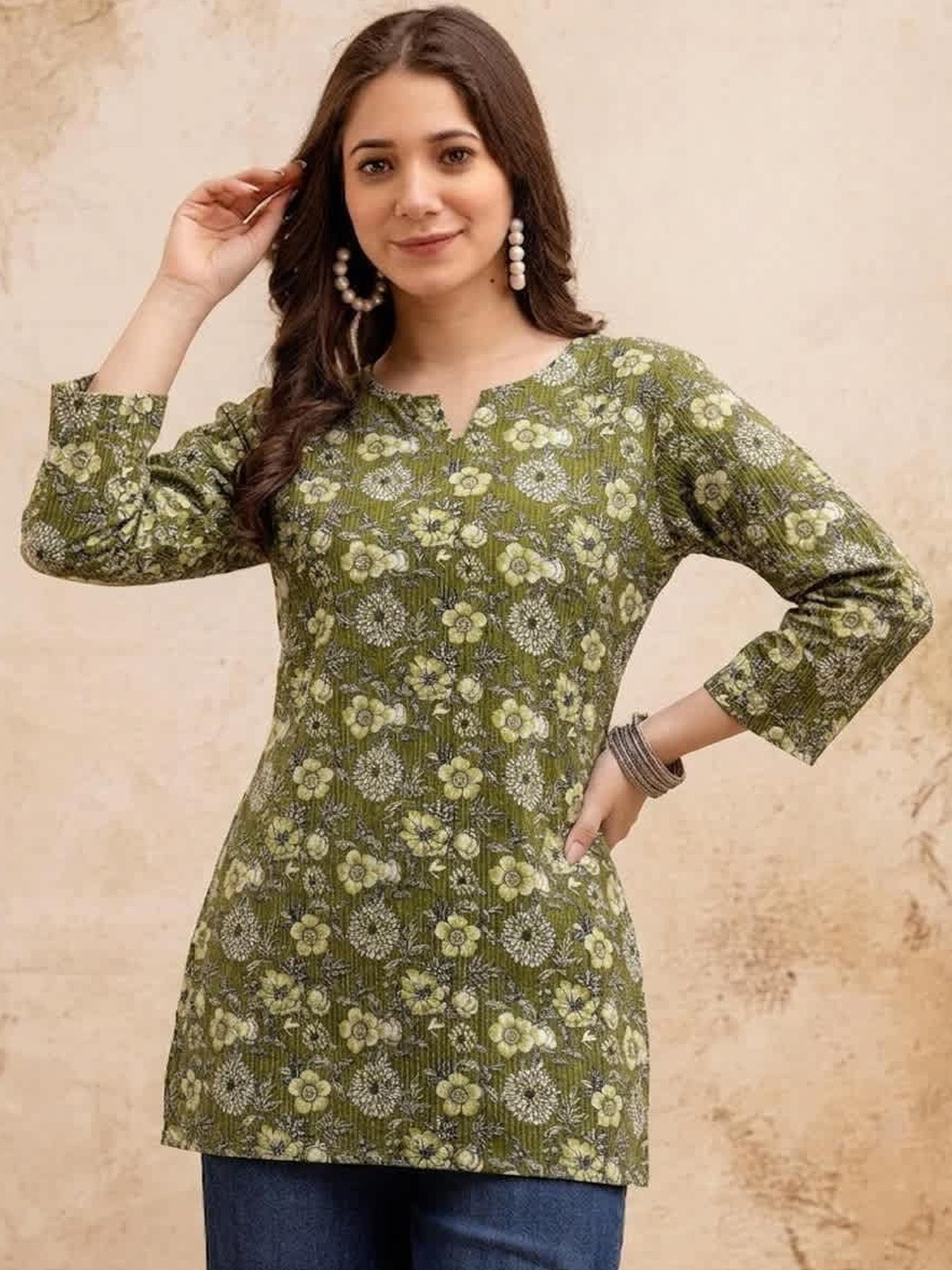 HARAYE Floral Printed V-Neck Pure Cotton Kurti