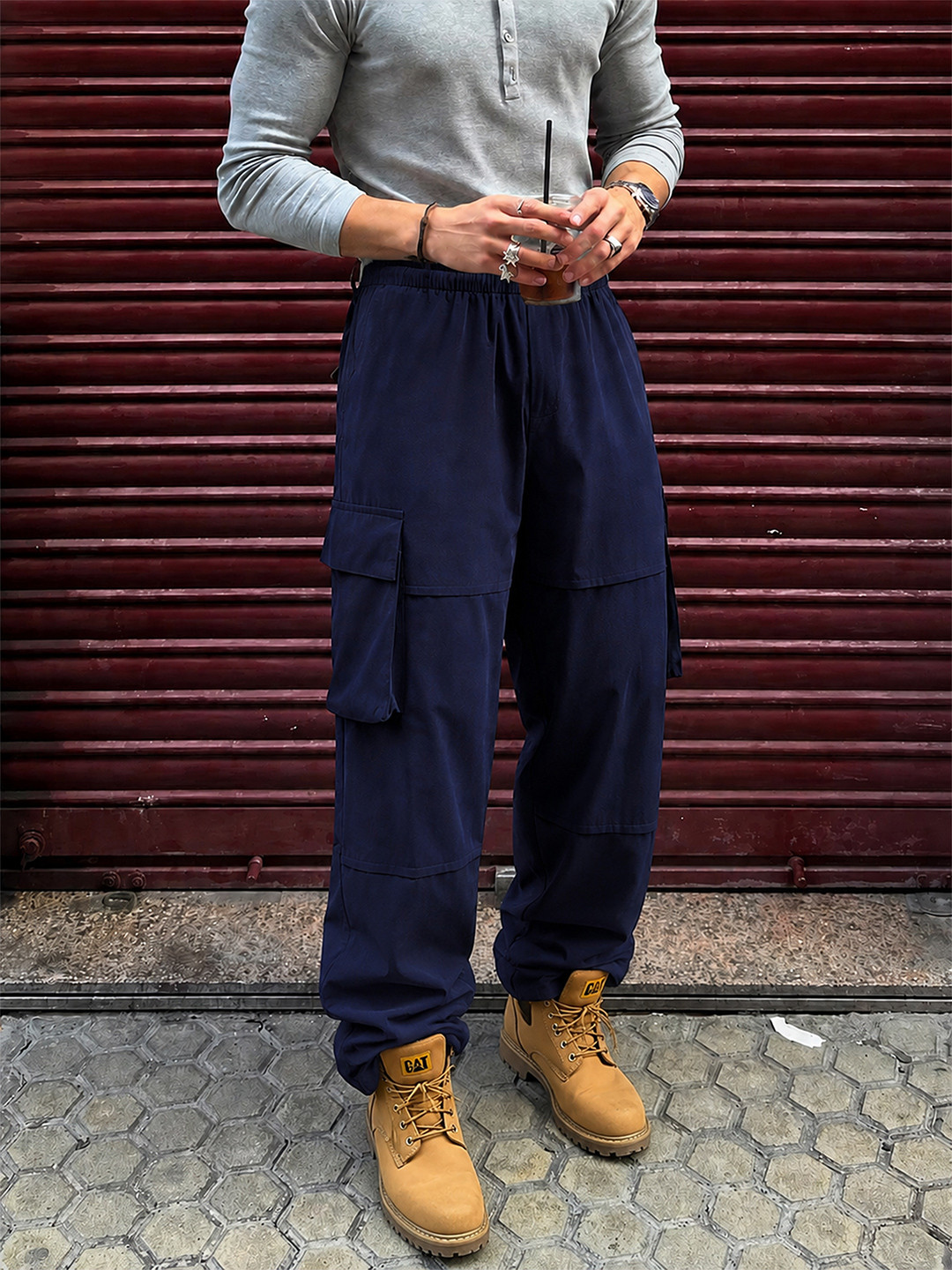 MASCLN SASSAFRAS Men Relaxed Straight Fit Non Iron Cargos Trousers