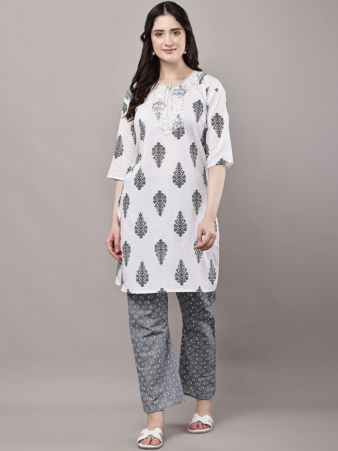 Hrikshika Fashion Women Ethnic Motifs Printed Regular Thread Work Pure Cotton Kurta with Trousers
