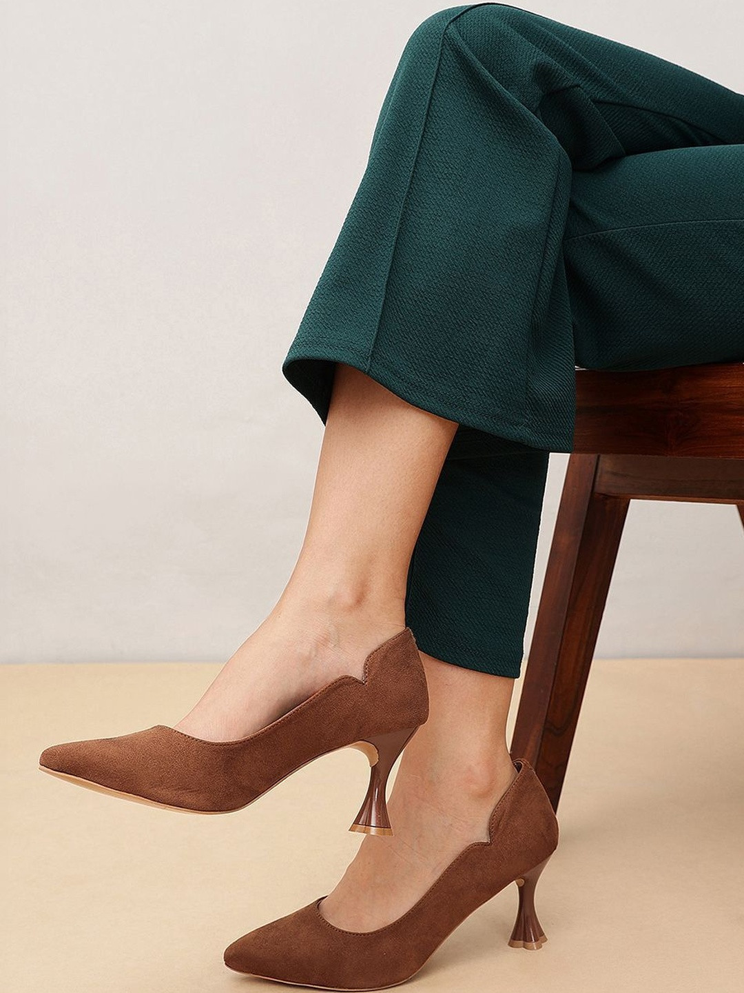 Pair ie Tales Leather Kitten Pumps with Bows