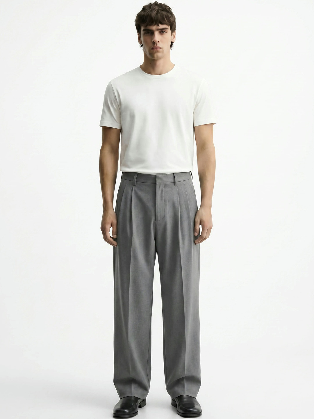 Clazzey Men Relaxed Straight Leg Low-Rise Pleated Trousers