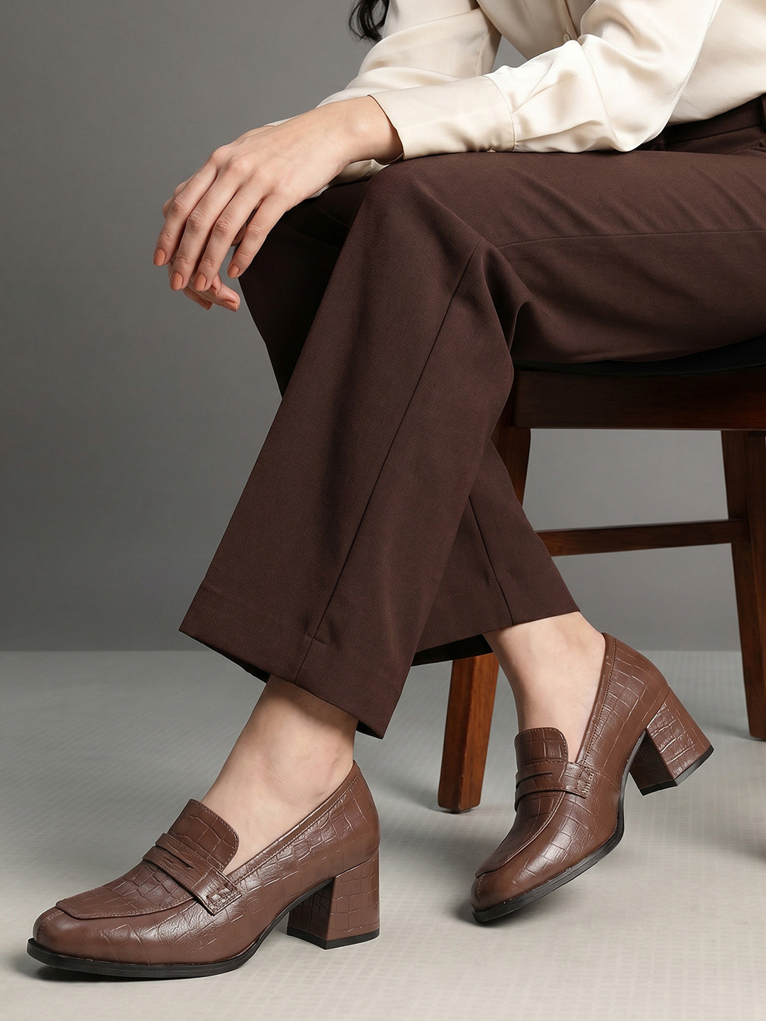 Kenneth Cole Textured Leather Block Heeled Pumps