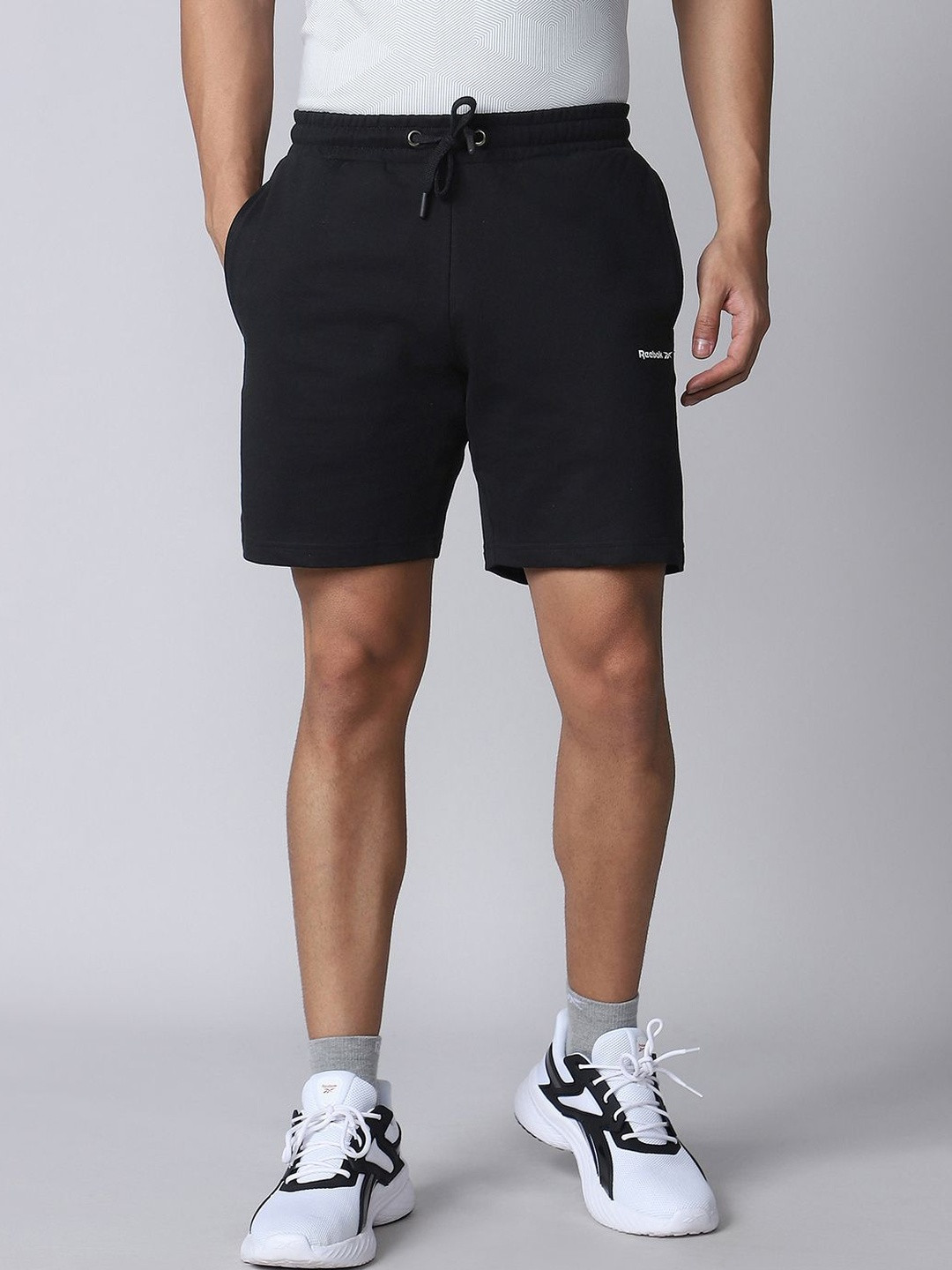Reebok Men Mid Rise Above Knee Shorts