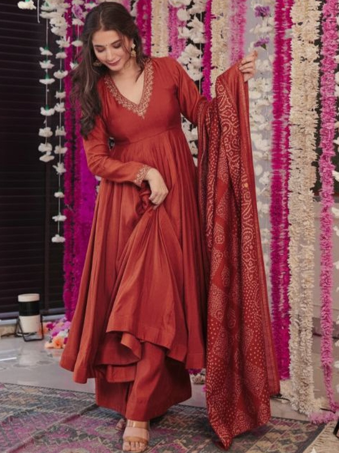B4ME.COM Ethnic Motifs Embroidered Empire Thread Work Chinon Kurta with Palazzos & Dupatta