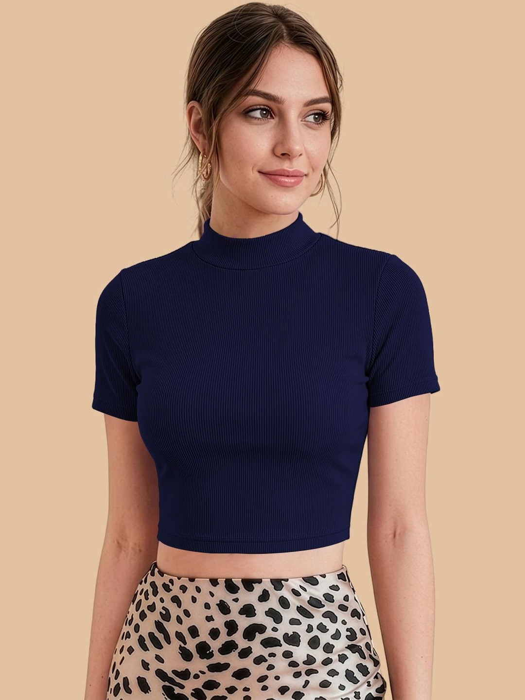 Navyankaa Crop Top
