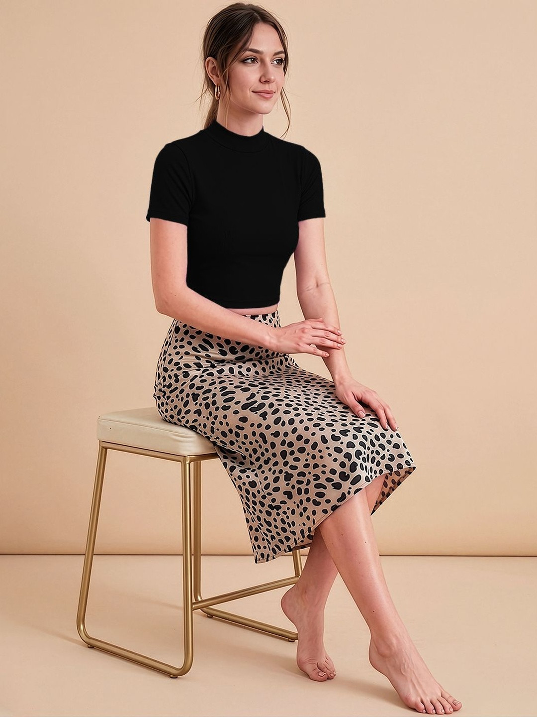 Navyankaa Crop Top