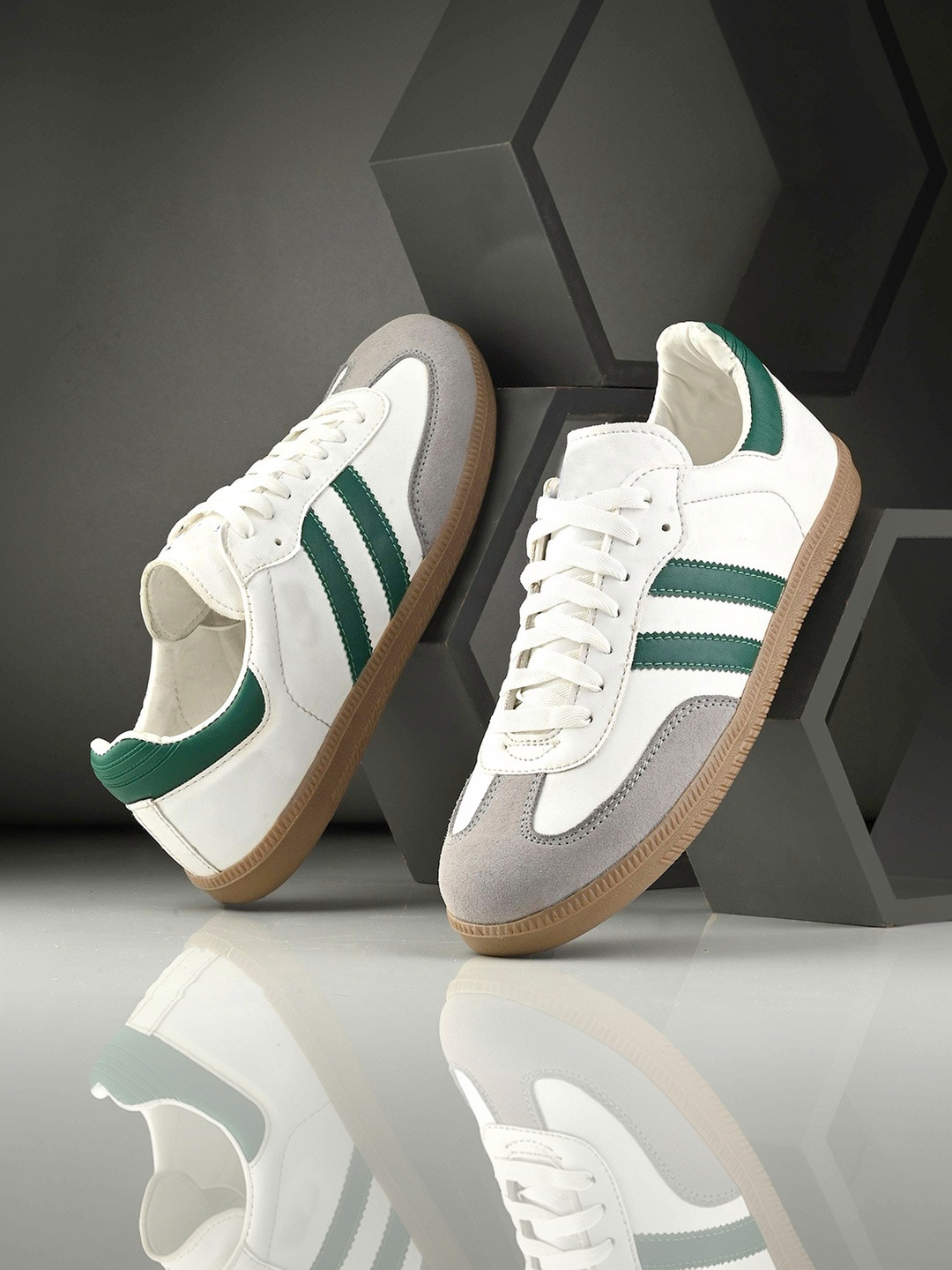 STREETLOOK Men Colourblocked Sneakers