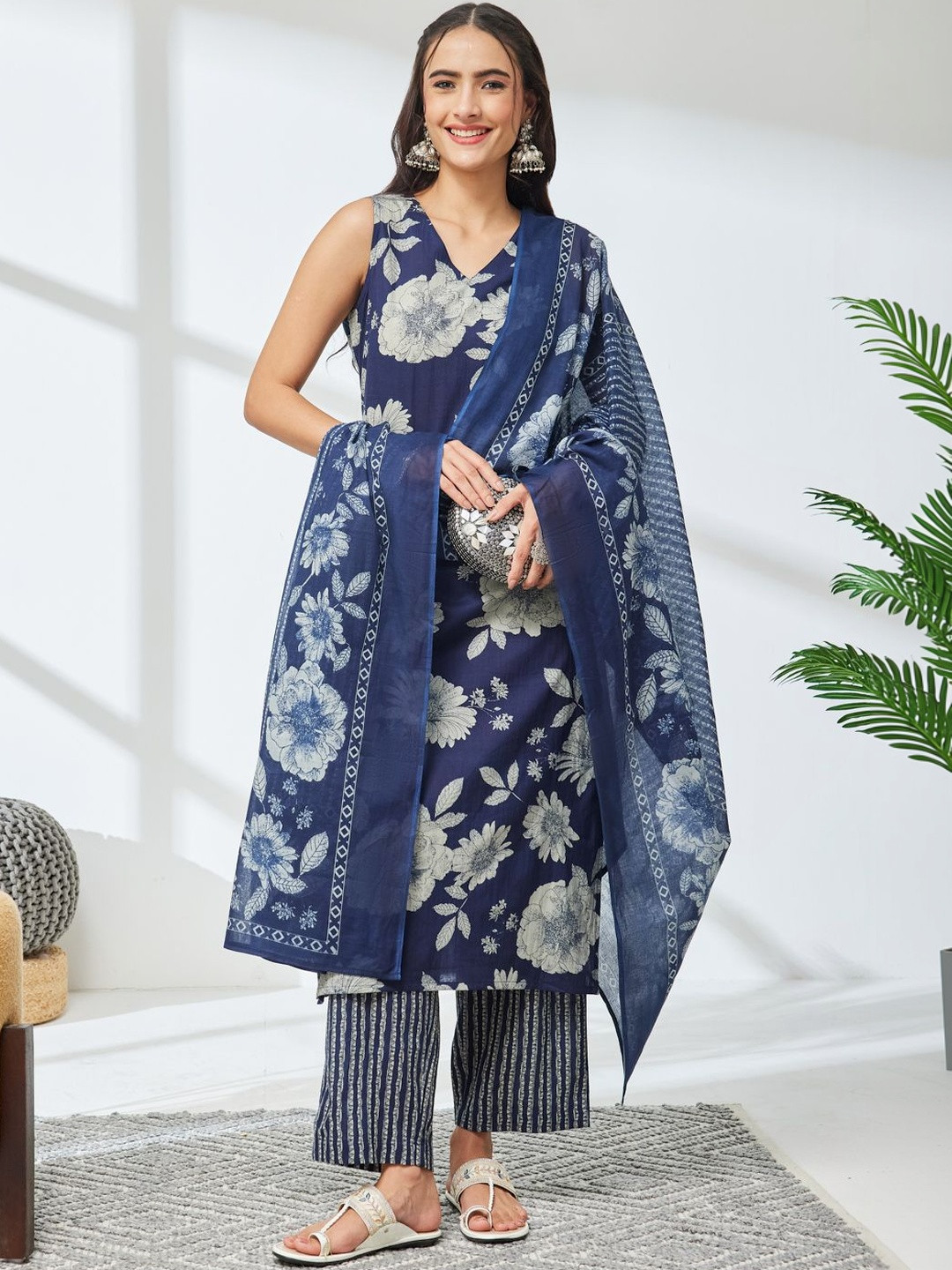 Janasya Women Floral Printed Regular Pure Cotton Kurta with Trousers & With Dupatta