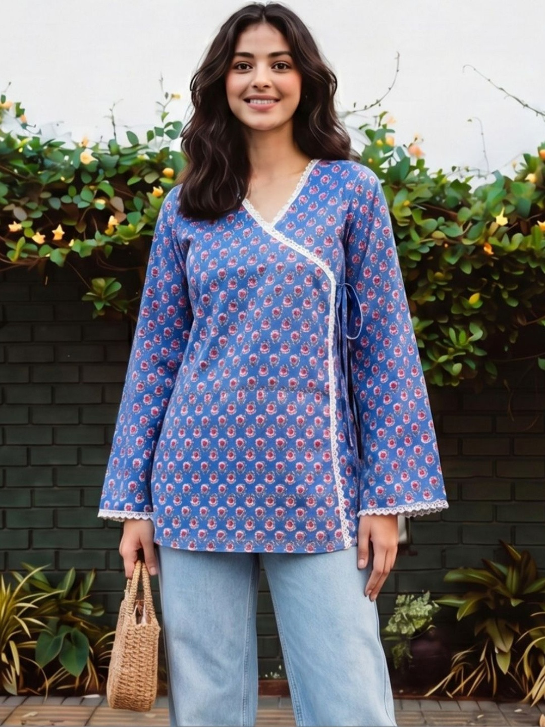 Kaftanize Botanical Printed V-Neck Angrakha Kurti