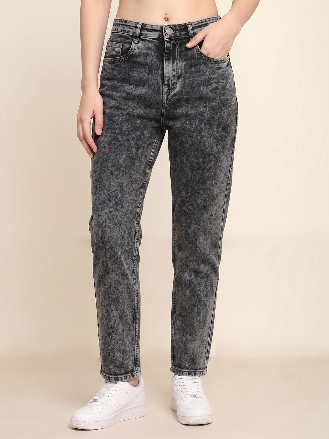 zayla Women Loose High-Rise Heavy Fade Stretchable Jeans