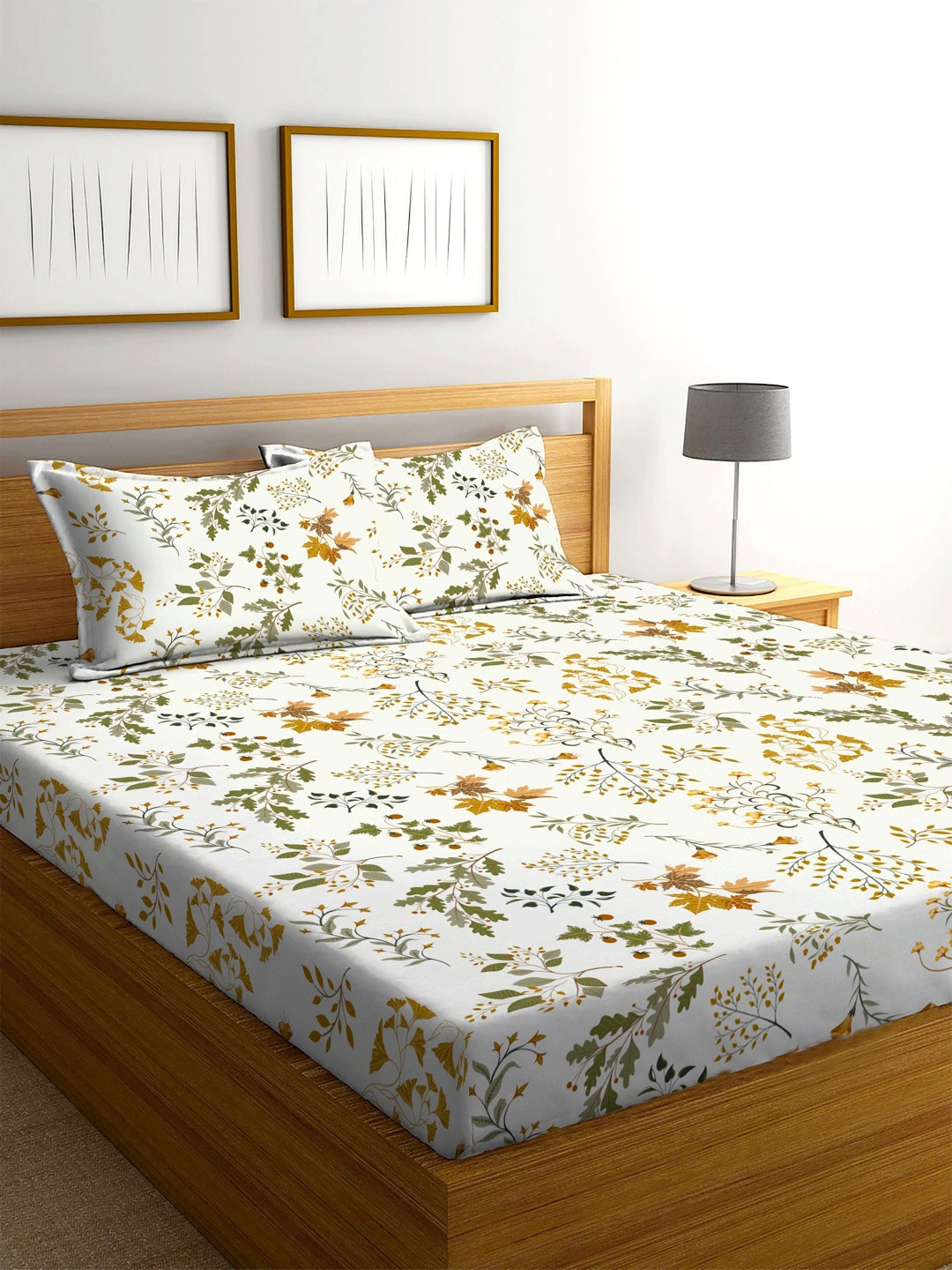 yutera White Floral 210 TC King Bedsheet with 2 Pillow Covers