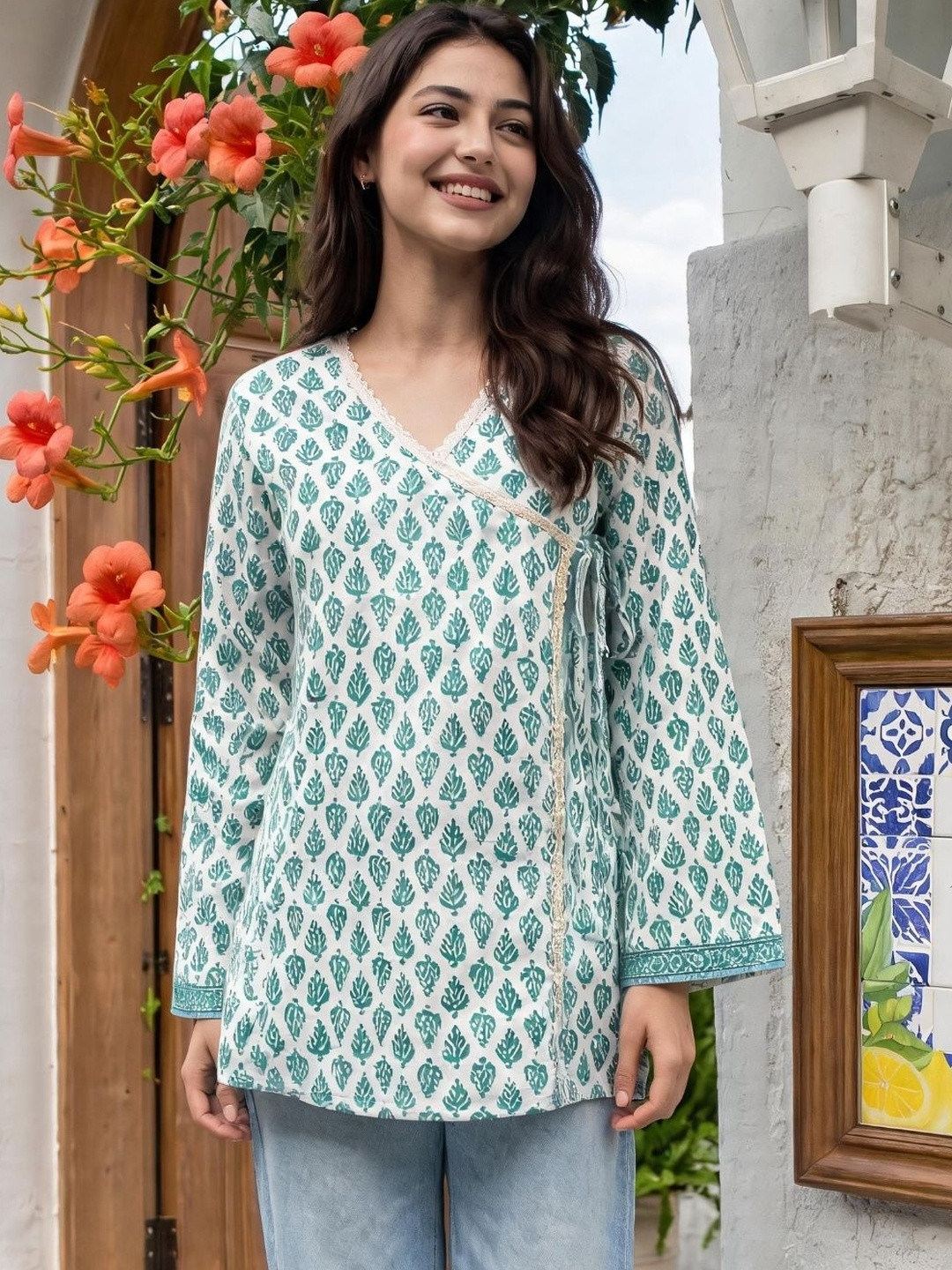 MIKAMI Botanical Printed V-Neck Angrakha Kurti