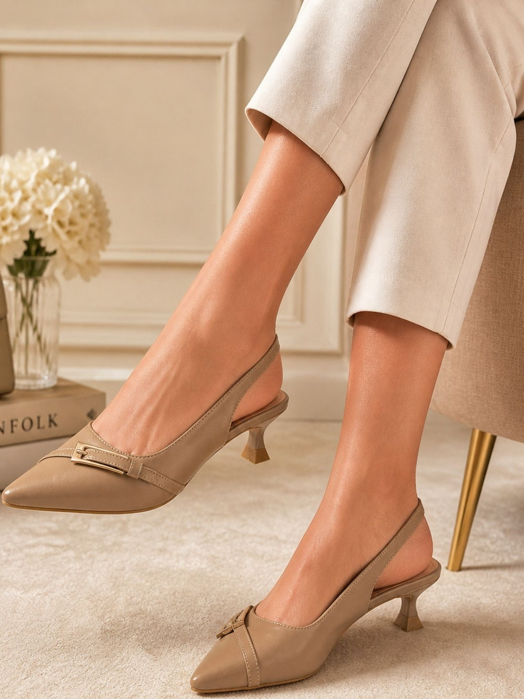 Chemistry Kitten Pumps with Buckles
