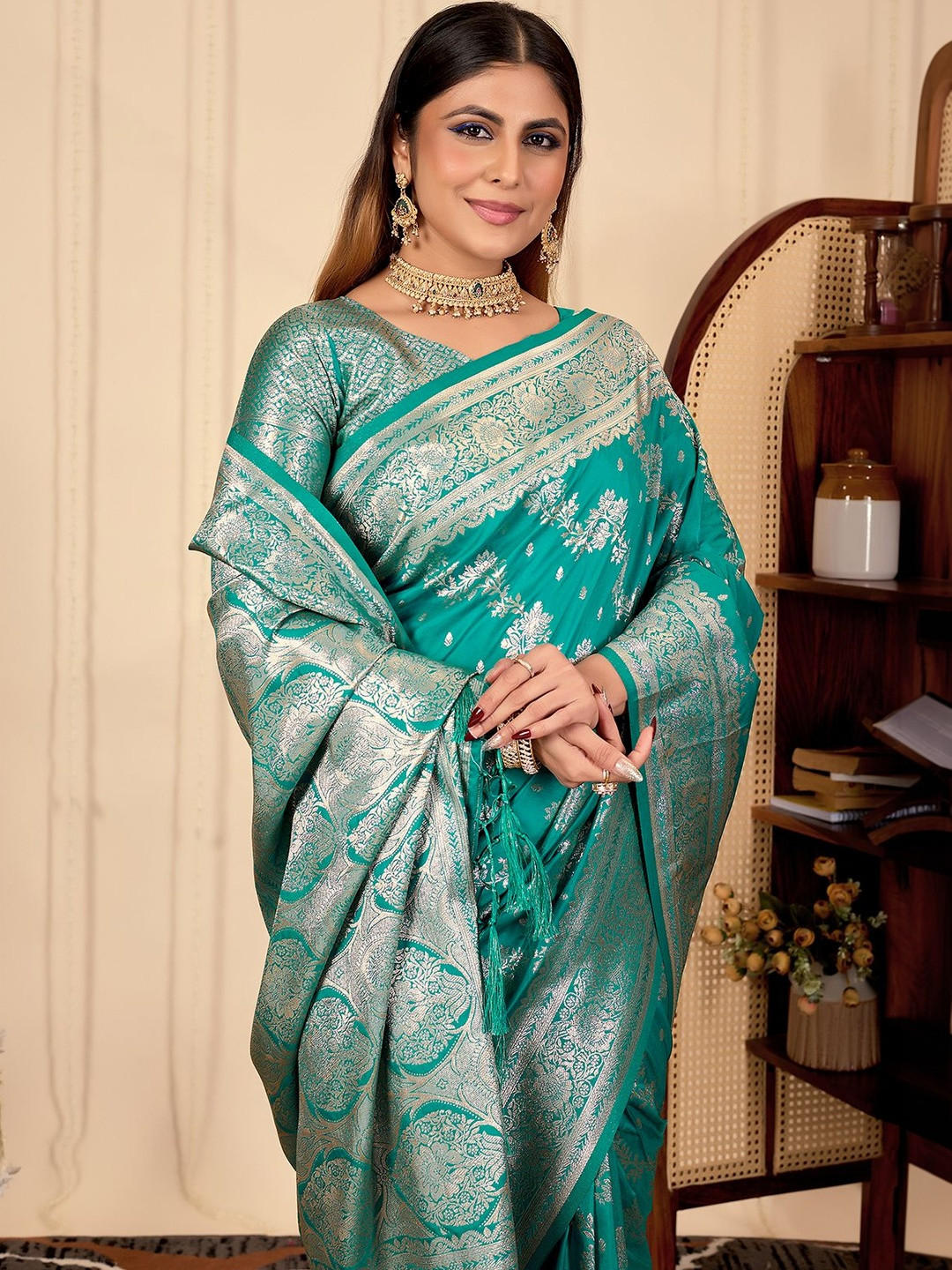 FABRINO Ethnic Motifs Zari Art Silk Heavy Work Banarasi Saree