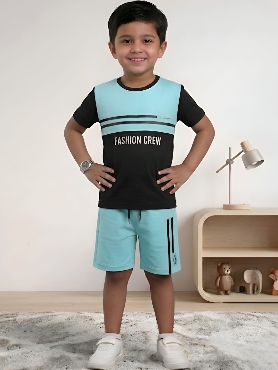 CUTE N TIGHT Boys Colourblocked T-shirt with Shorts