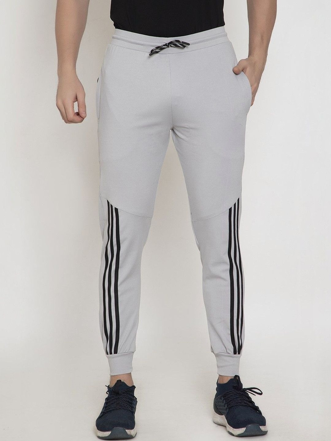 9LKHA Men Printed Mid Rise Joggers