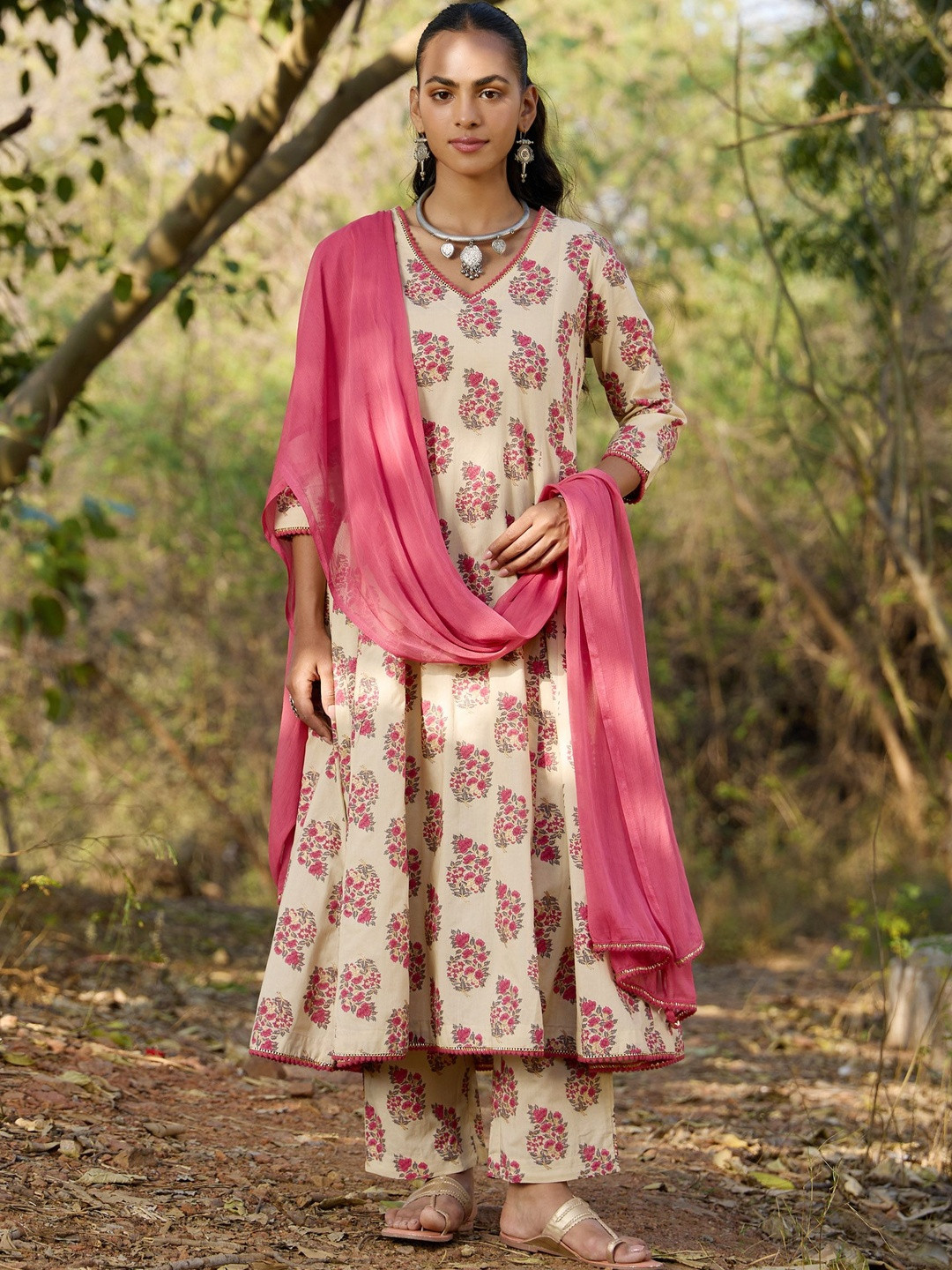 Khushal K Women Floral Printed Regular Pure Cotton Kurta with Trousers & With Dupatta