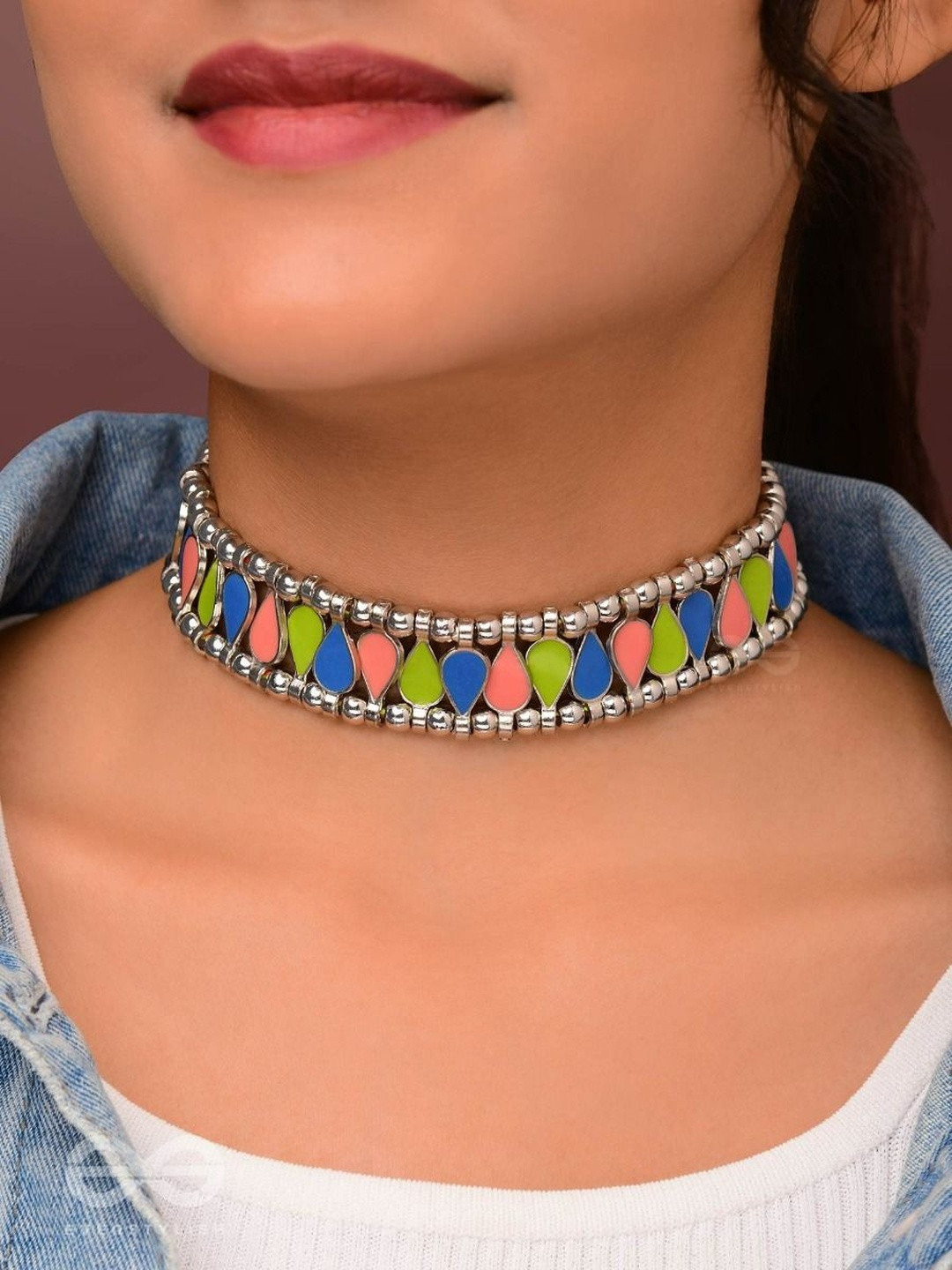 EVERSTYLISH Brass Silver-Plated Enamelled Necklace