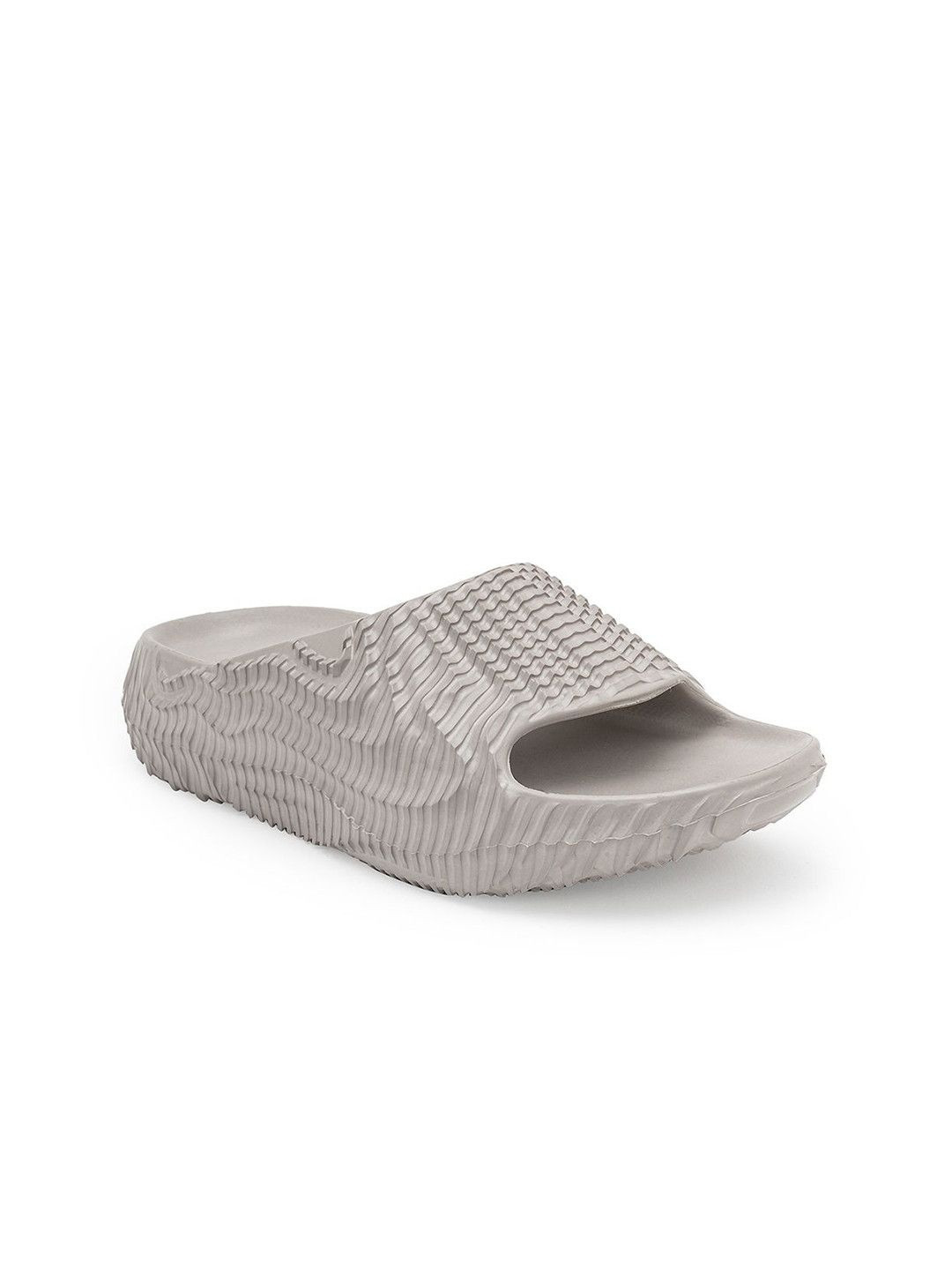 Red Tape Women Sliders Rubber Sliders