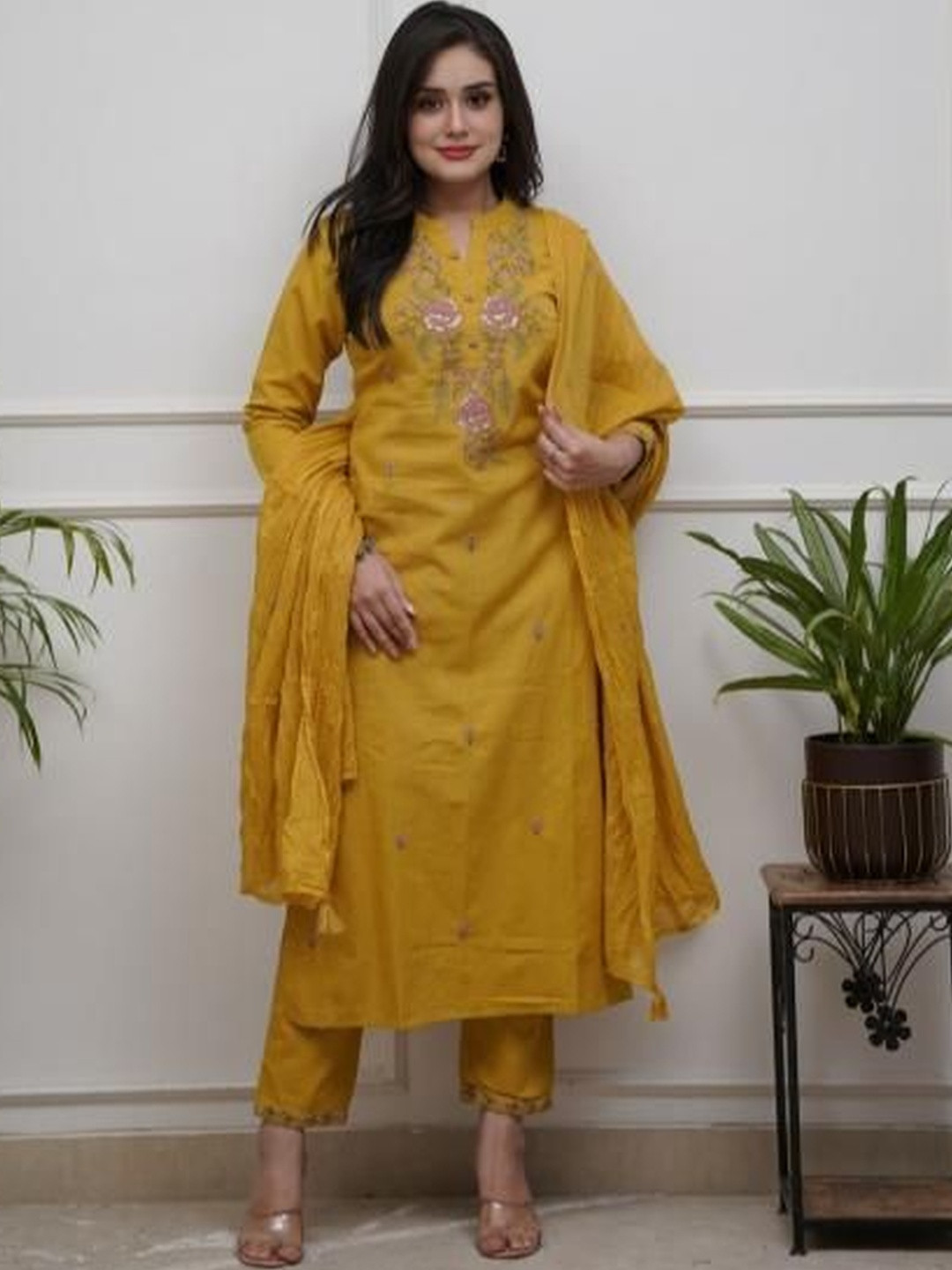 Anouk X fwd Women Floral Embroidered Regular Thread Work Pure Cotton Kurta with Trousers & With Dupatta