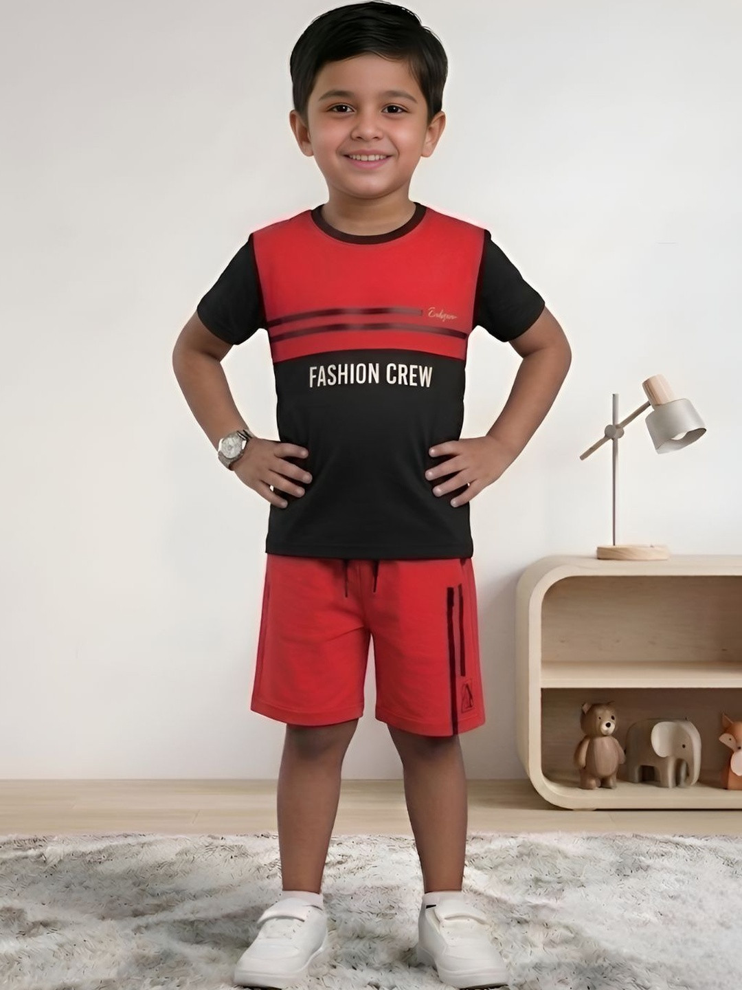 CUTE N TIGHT Boys Colourblocked T-shirt with Shorts