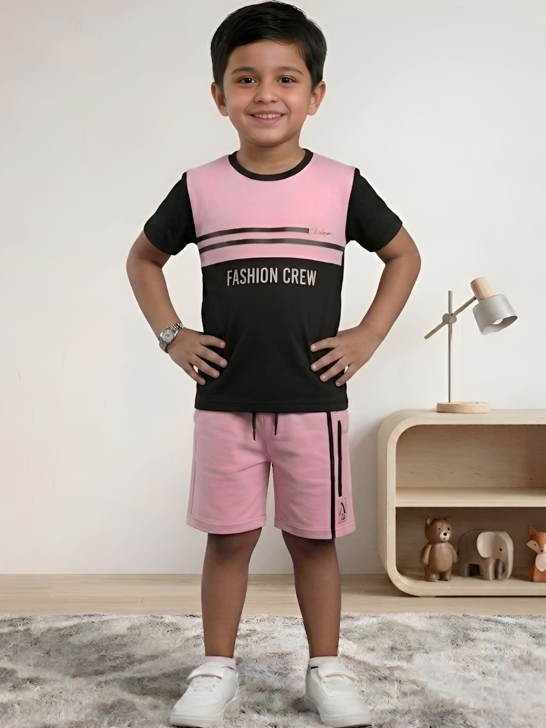 CUTE N TIGHT Boys Colourblocked T-shirt with Shorts