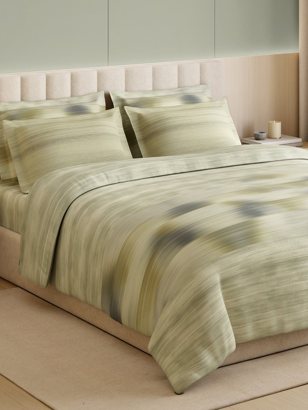 SPACES Green Printed Egyptian Cotton 350 TC King Bedsheet Set 2.74m x 2.74m