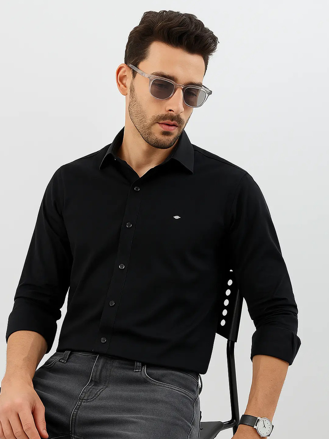 Klub Fox Men Slim Fit Solid Spread Collar Cotton Casual Shirt