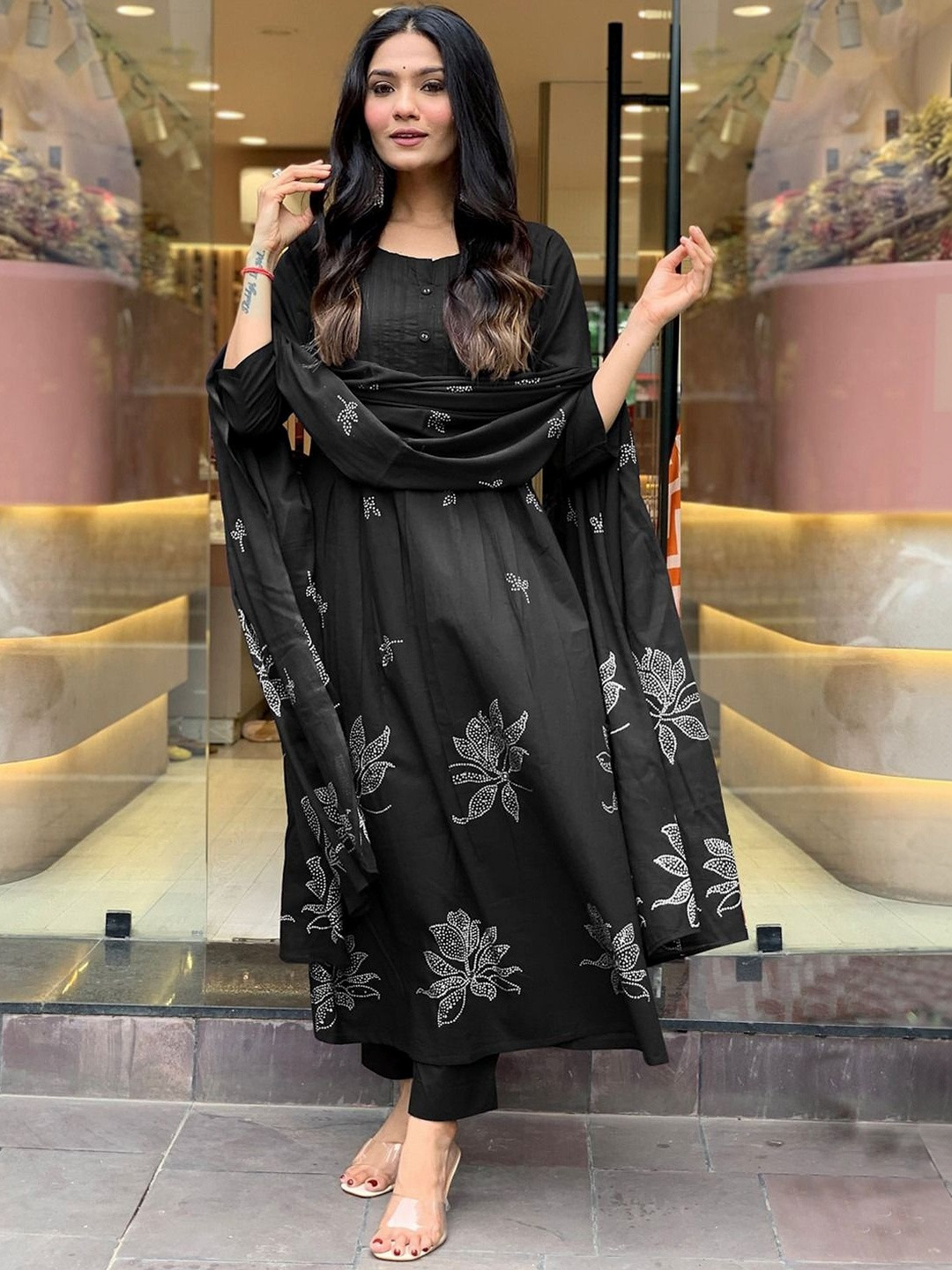 JAINICA Floral Printed Regular Kurta with Trousers & With Dupatta
