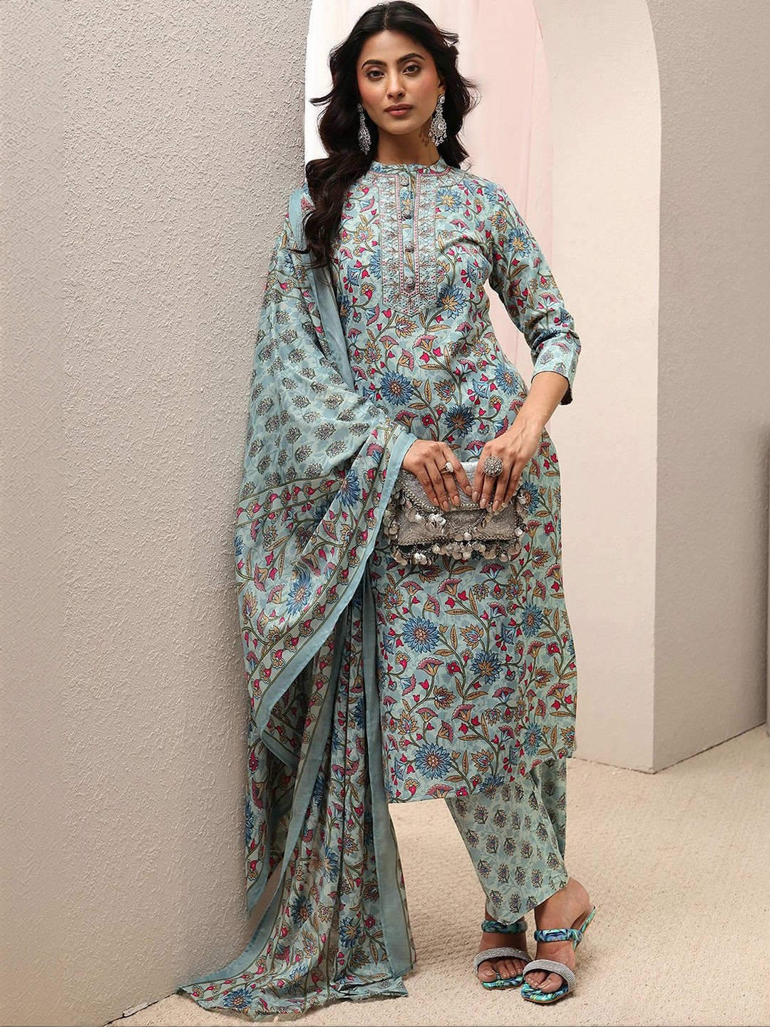 Gerua By Libas Women Floral Printed Regular Thread Work Kurta with Trousers & With Dupatta