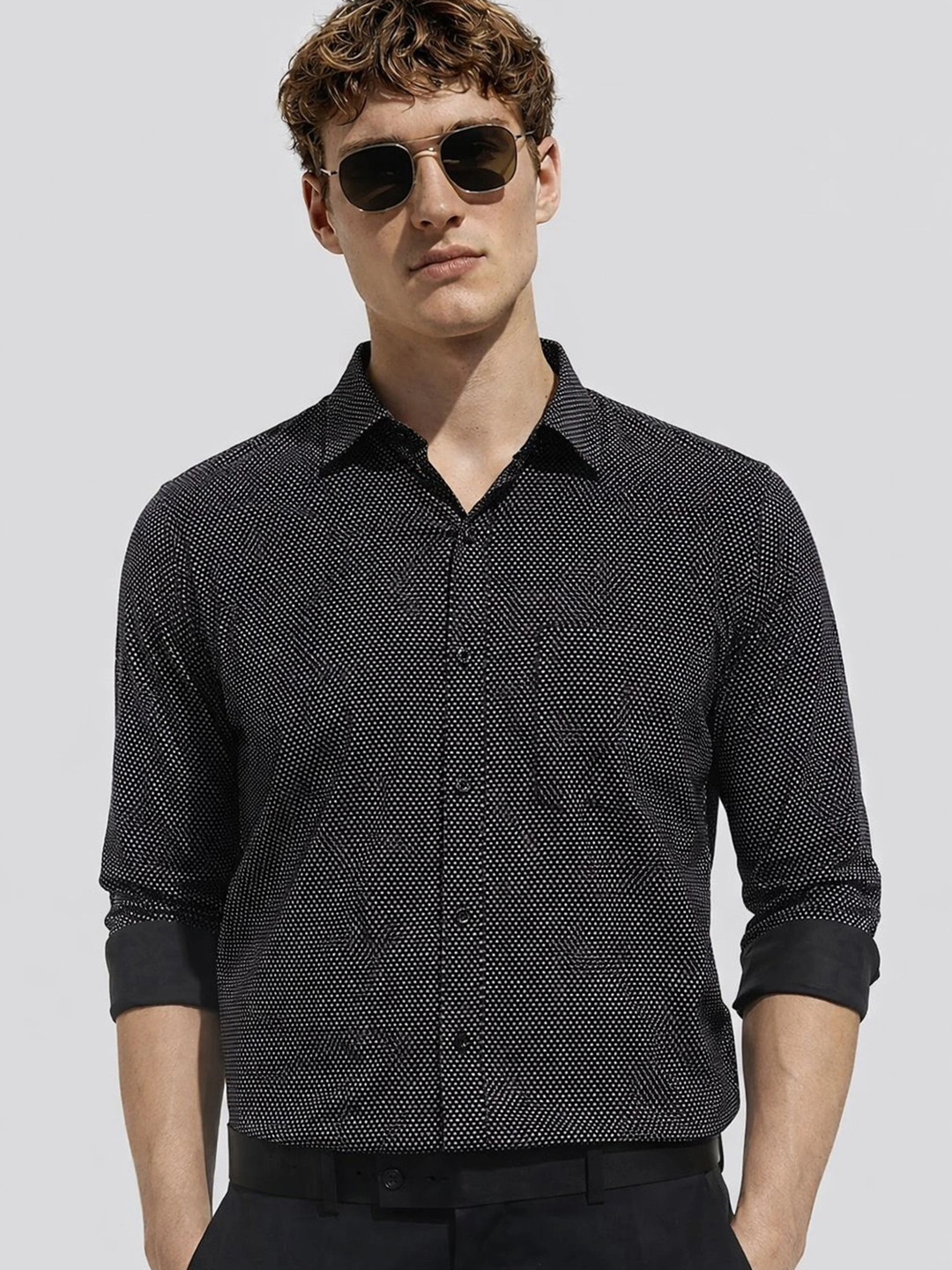 Klub Fox Men Slim Fit Micro Ditsy Printed Spread Collar Cotton Formal Shirt