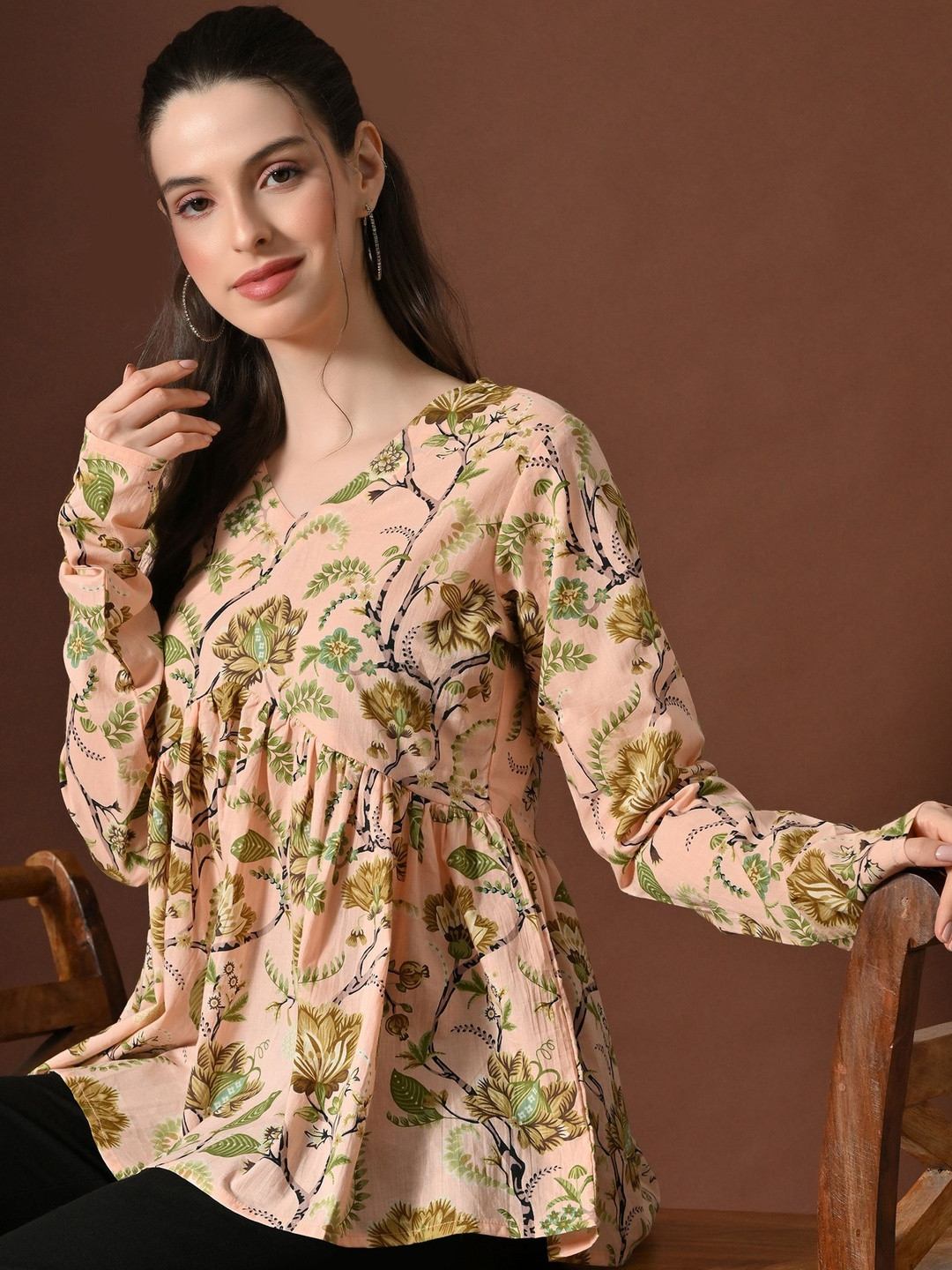 SANGAKURTI Women Floral Printed V Neck Peplum Top