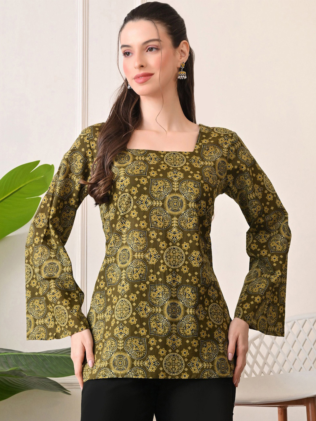 SANGAKURTI Women Floral Printed Square Neck Flared Sleeve Top