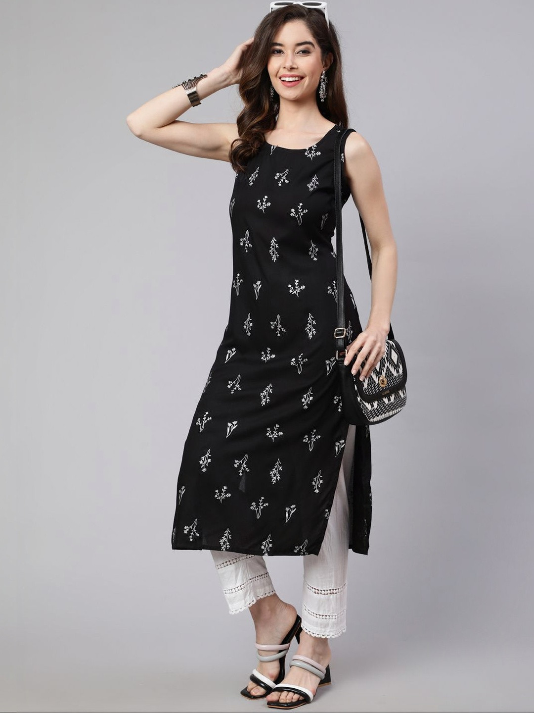 Viharini Women Floral Printed Kurta