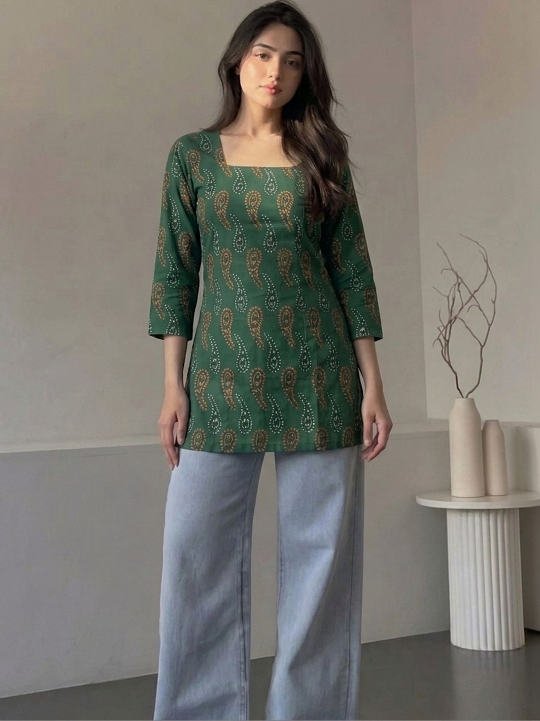 SYLORA Paisley Printed Square Neck Pure Cotton Kurti