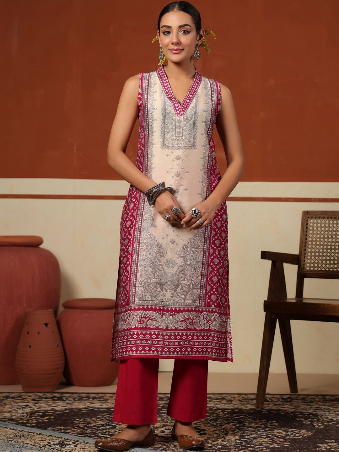anayna Women Ethnic Motifs Printed Regular Kurta with Trousers